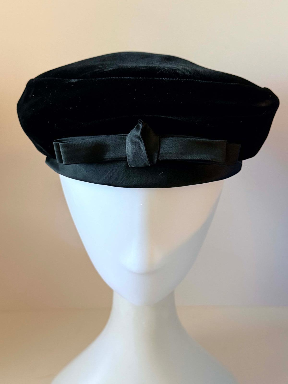 Vintage 1950s Black Velvet Beret Hat Satin Bow Trim Women's Mid Century Formal Cocktail Church Millinery