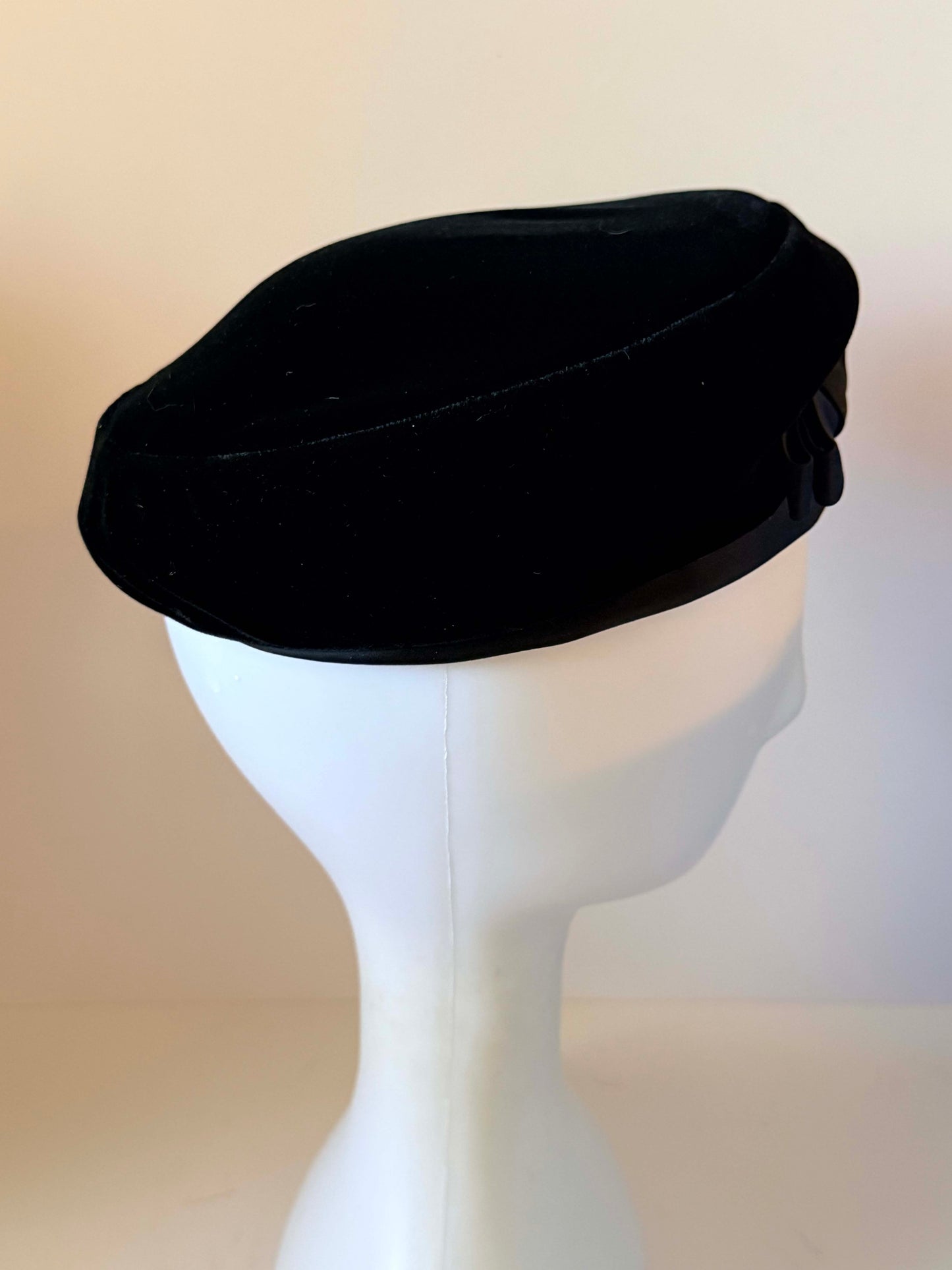 Vintage 1950s Black Velvet Beret Hat Satin Bow Trim Women's Mid Century Formal Cocktail Church Millinery