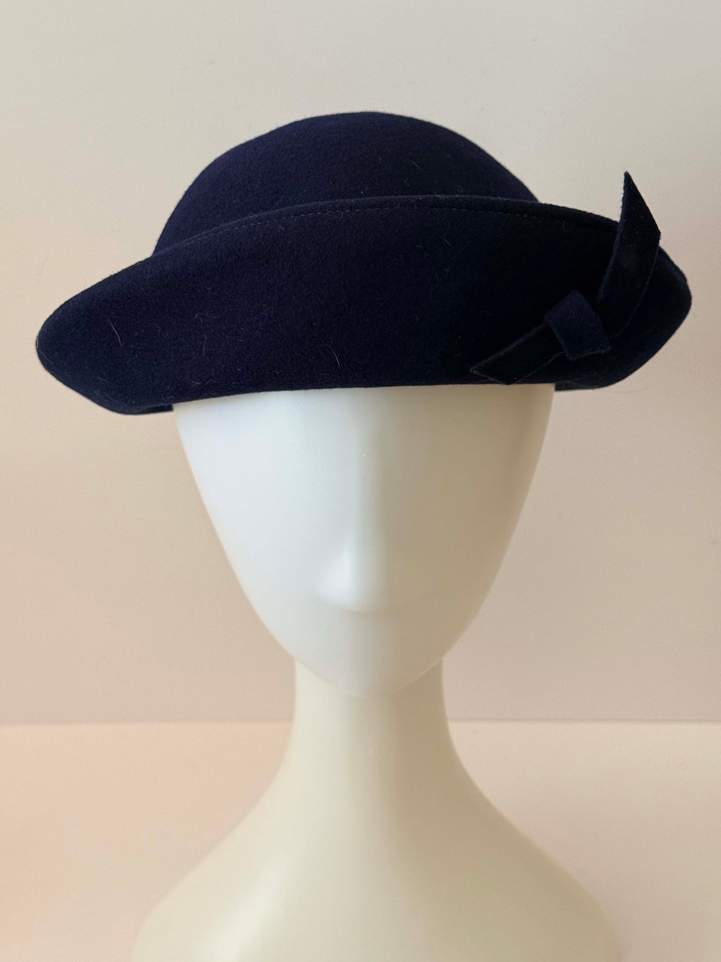 1950s Frederick & Nelson Navy Felt Hat – Classic Cloche Bow Hat