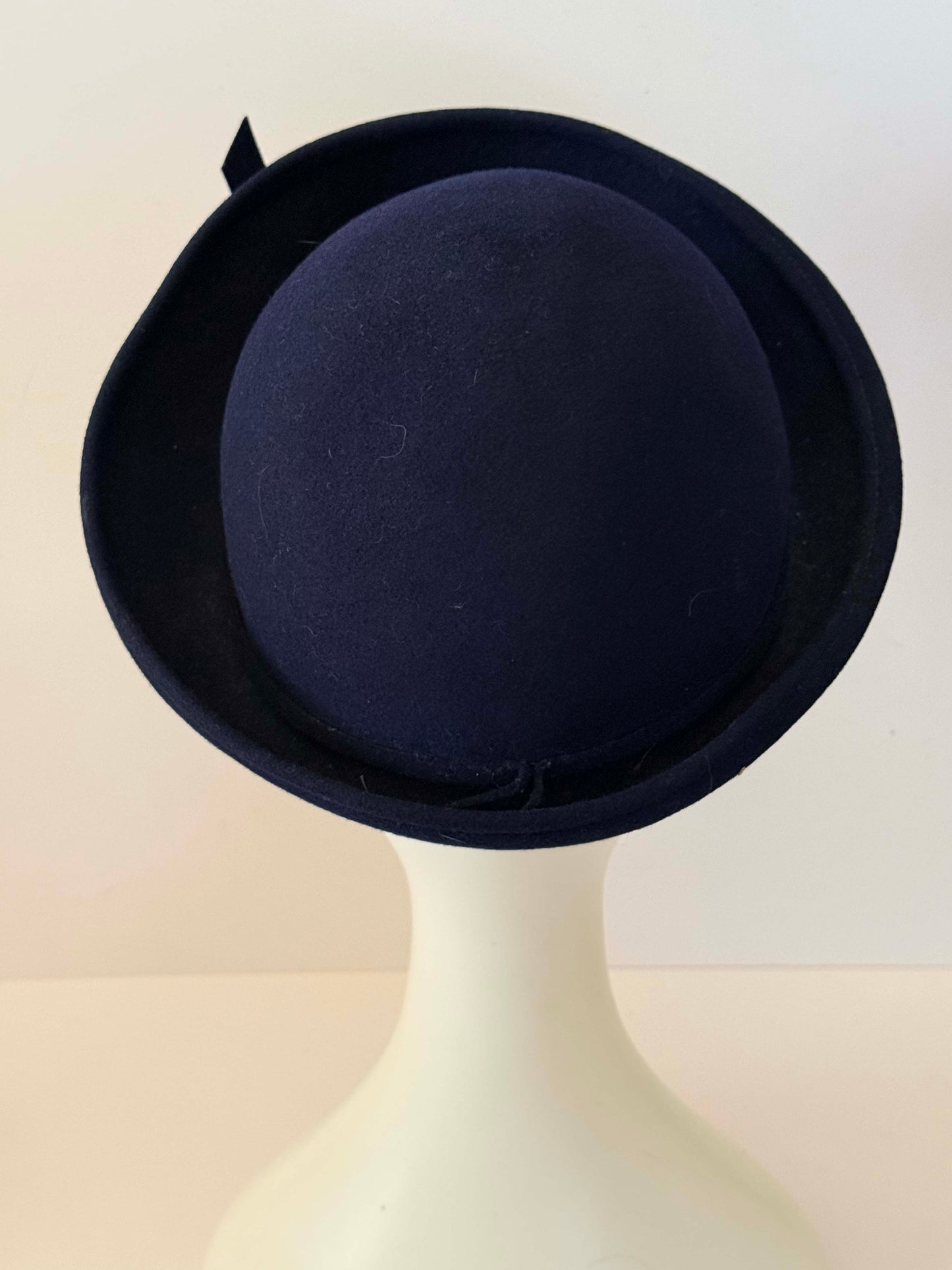 1950s Frederick & Nelson Navy Felt Hat – Classic Cloche Bow Hat