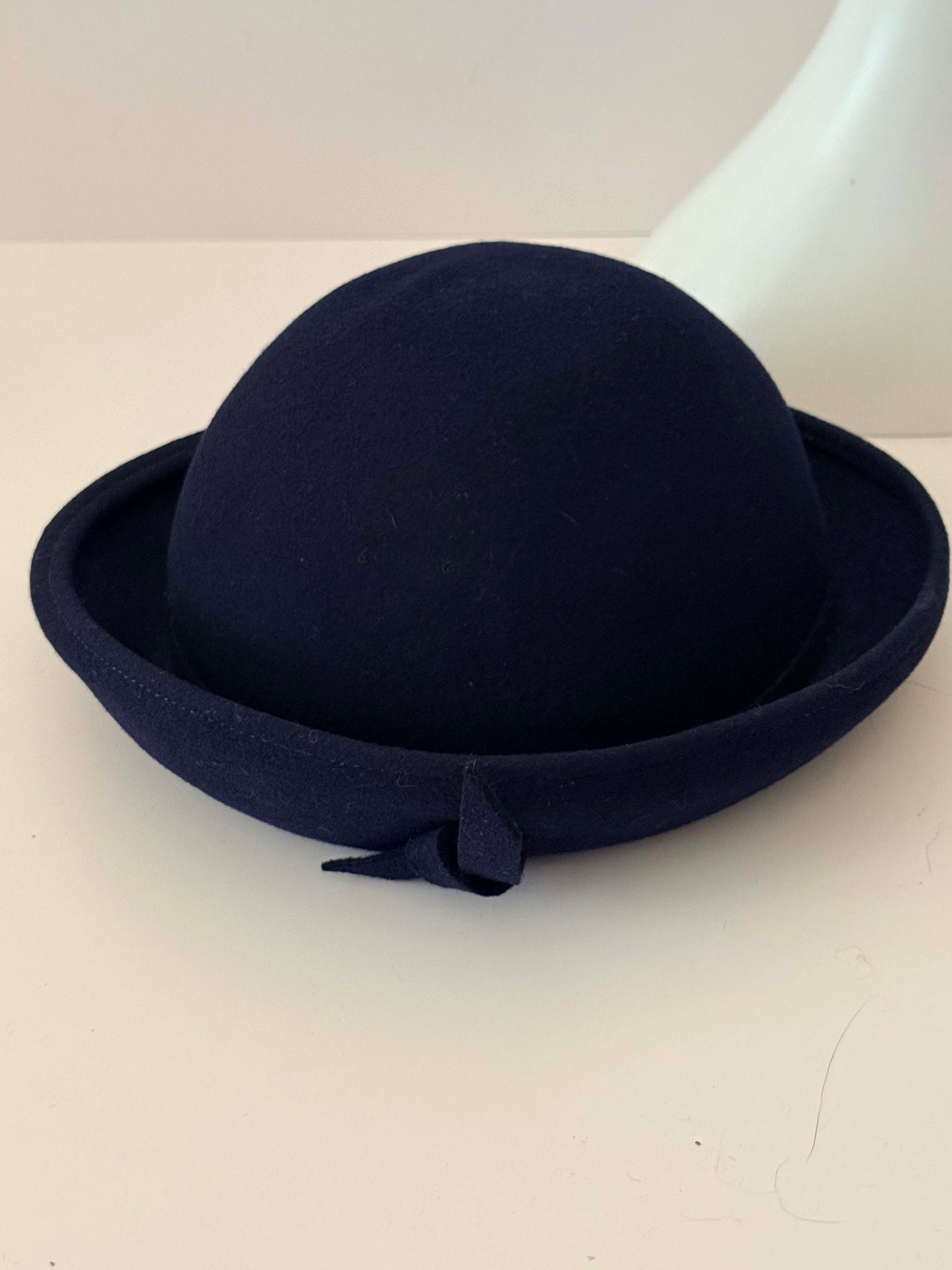 1950s Frederick & Nelson Navy Felt Hat – Classic Cloche Bow Hat