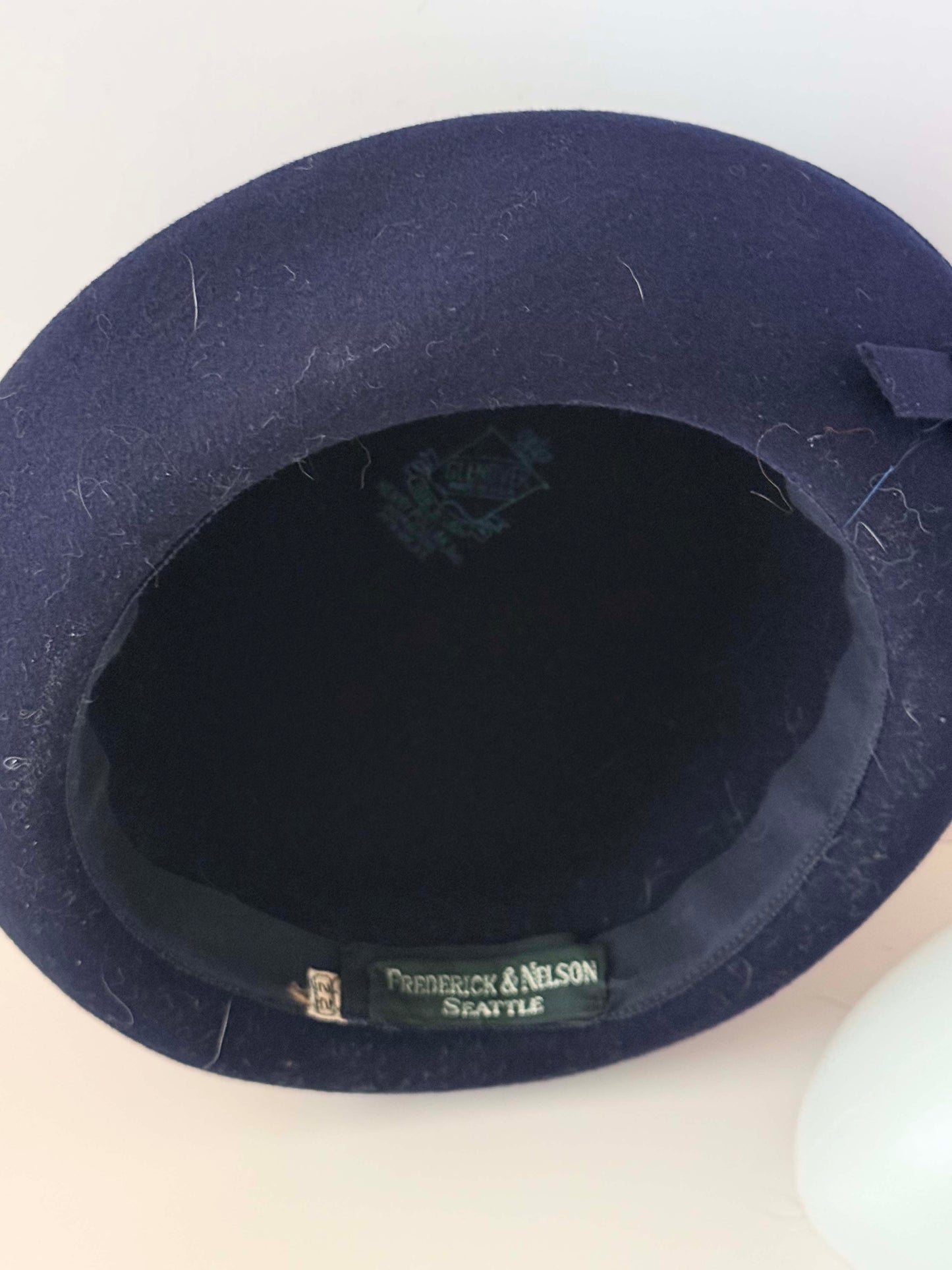 1950s Frederick & Nelson Navy Felt Hat – Classic Cloche Bow Hat