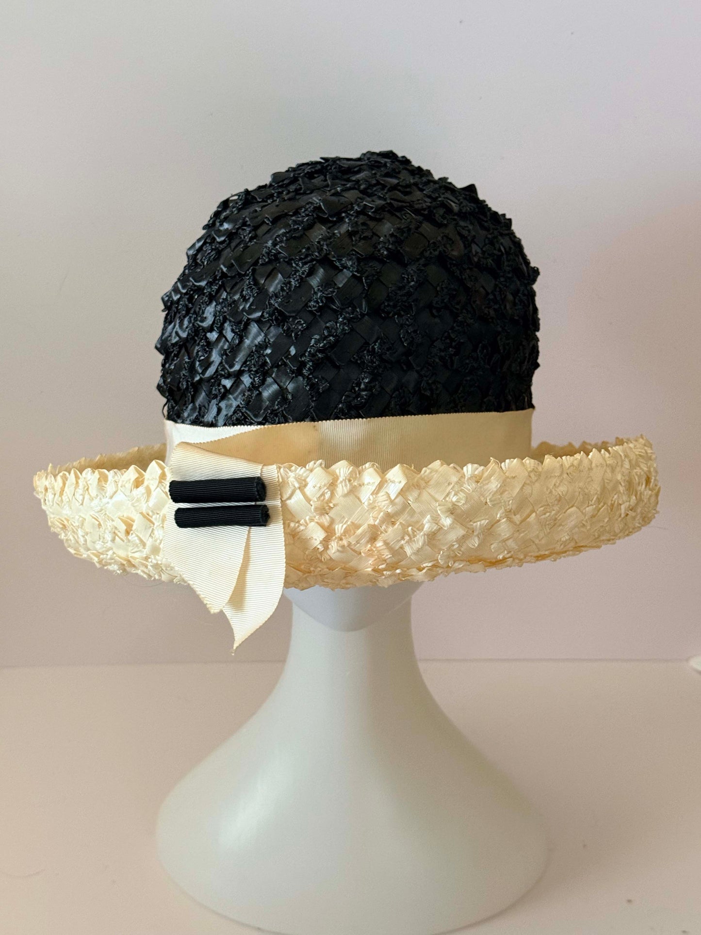 1950s Black & Ivory Straw Hat – Textured Raffia Cloche with Grosgrain Detail