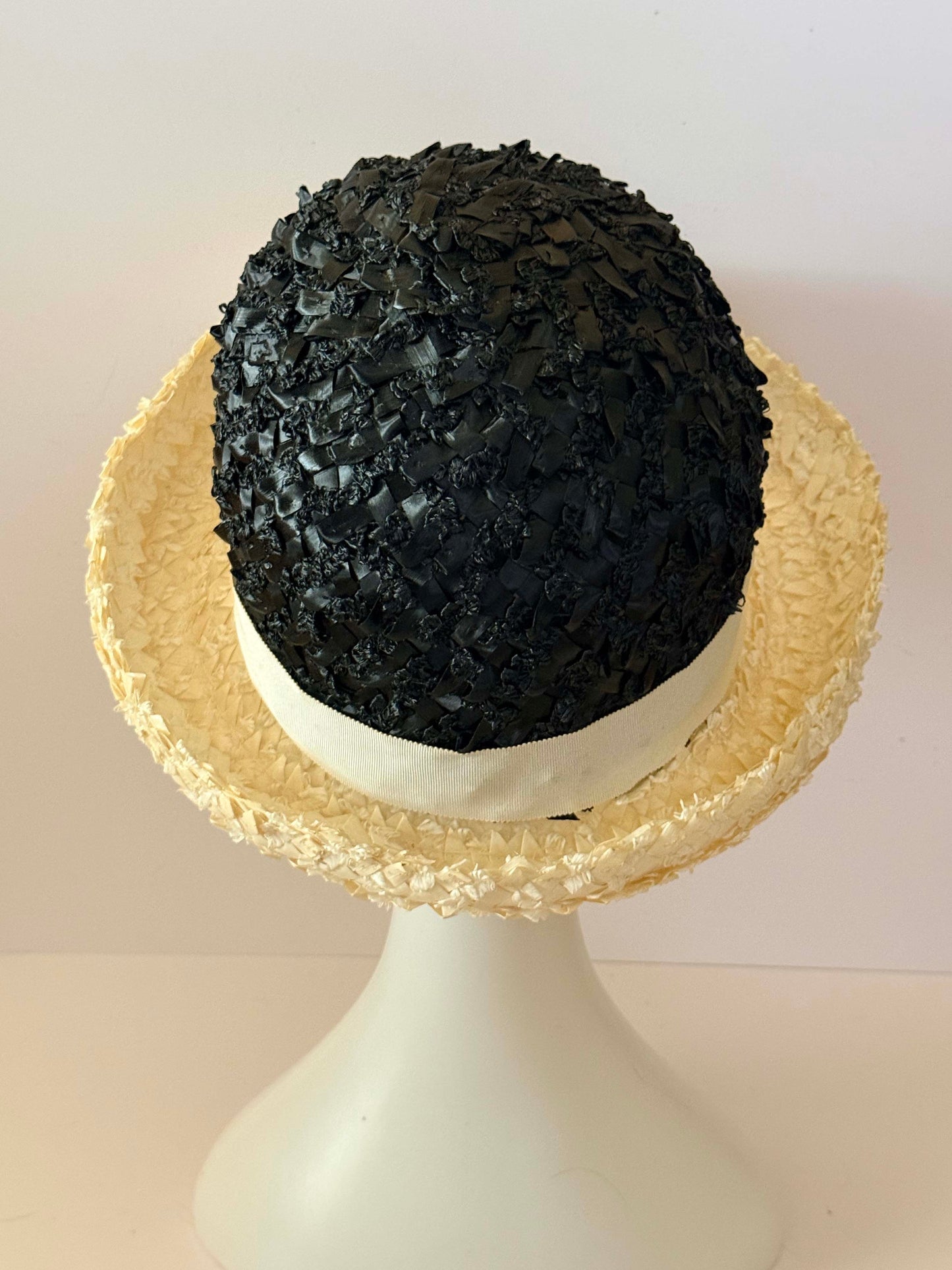 1950s Black & Ivory Straw Hat – Textured Raffia Cloche with Grosgrain Detail