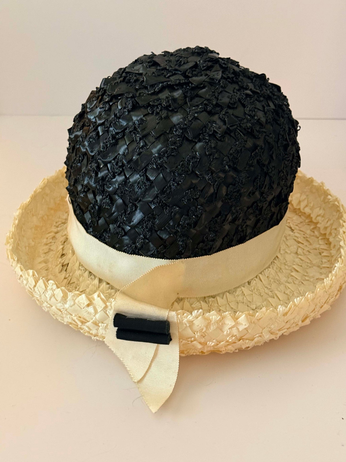 1950s Black & Ivory Straw Hat – Textured Raffia Cloche with Grosgrain Detail