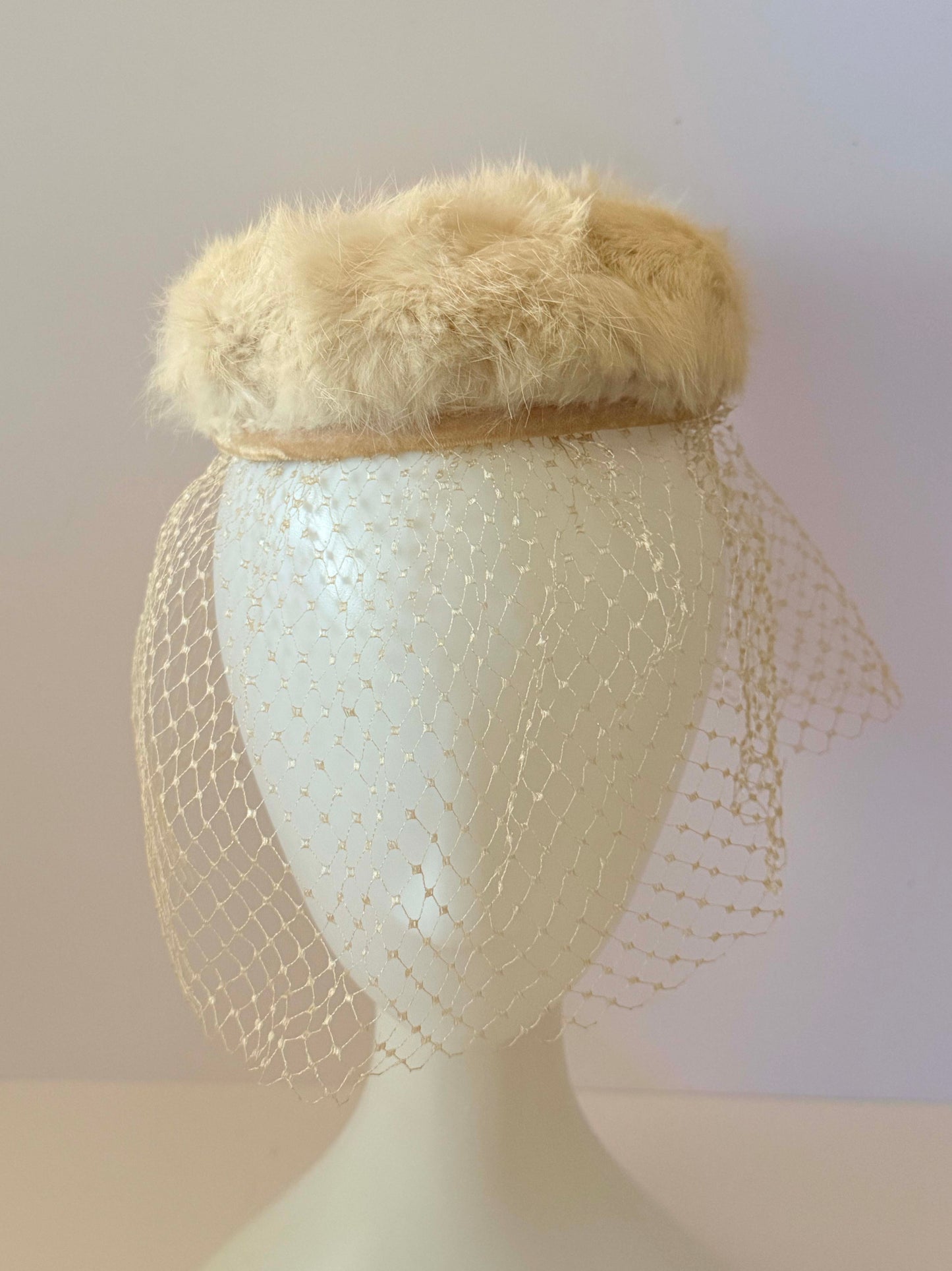 Vintage 1950s Ivory Fur Pillbox Hat with Veil – Classic Bridal Winter Hat Soft Mink Fur Style Elegant Mid Century Millinery