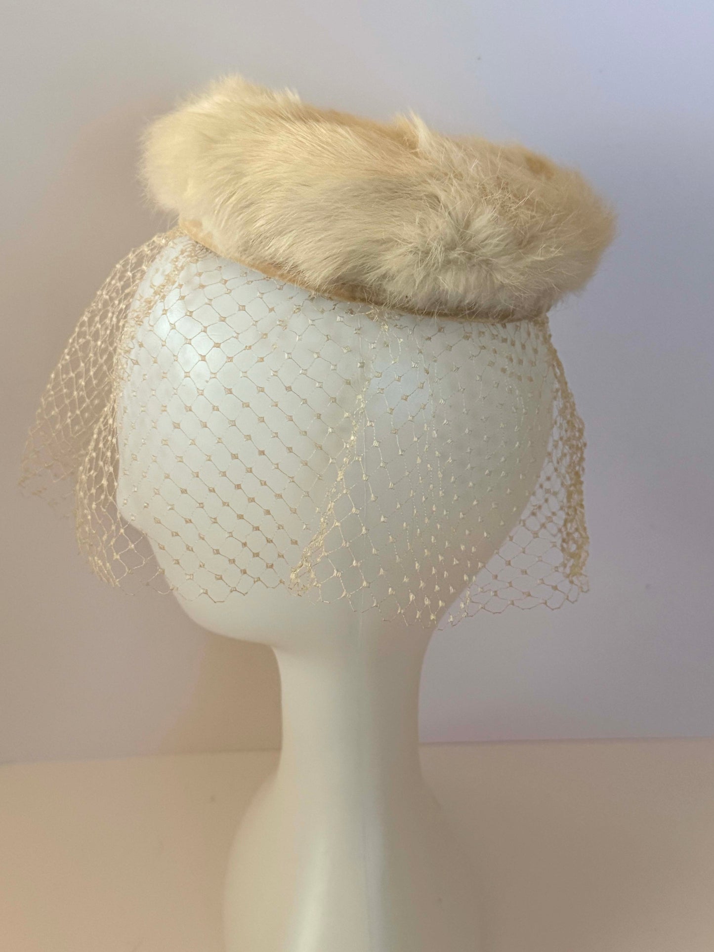 Vintage 1950s Ivory Fur Pillbox Hat with Veil – Classic Bridal Winter Hat Soft Mink Fur Style Elegant Mid Century Millinery