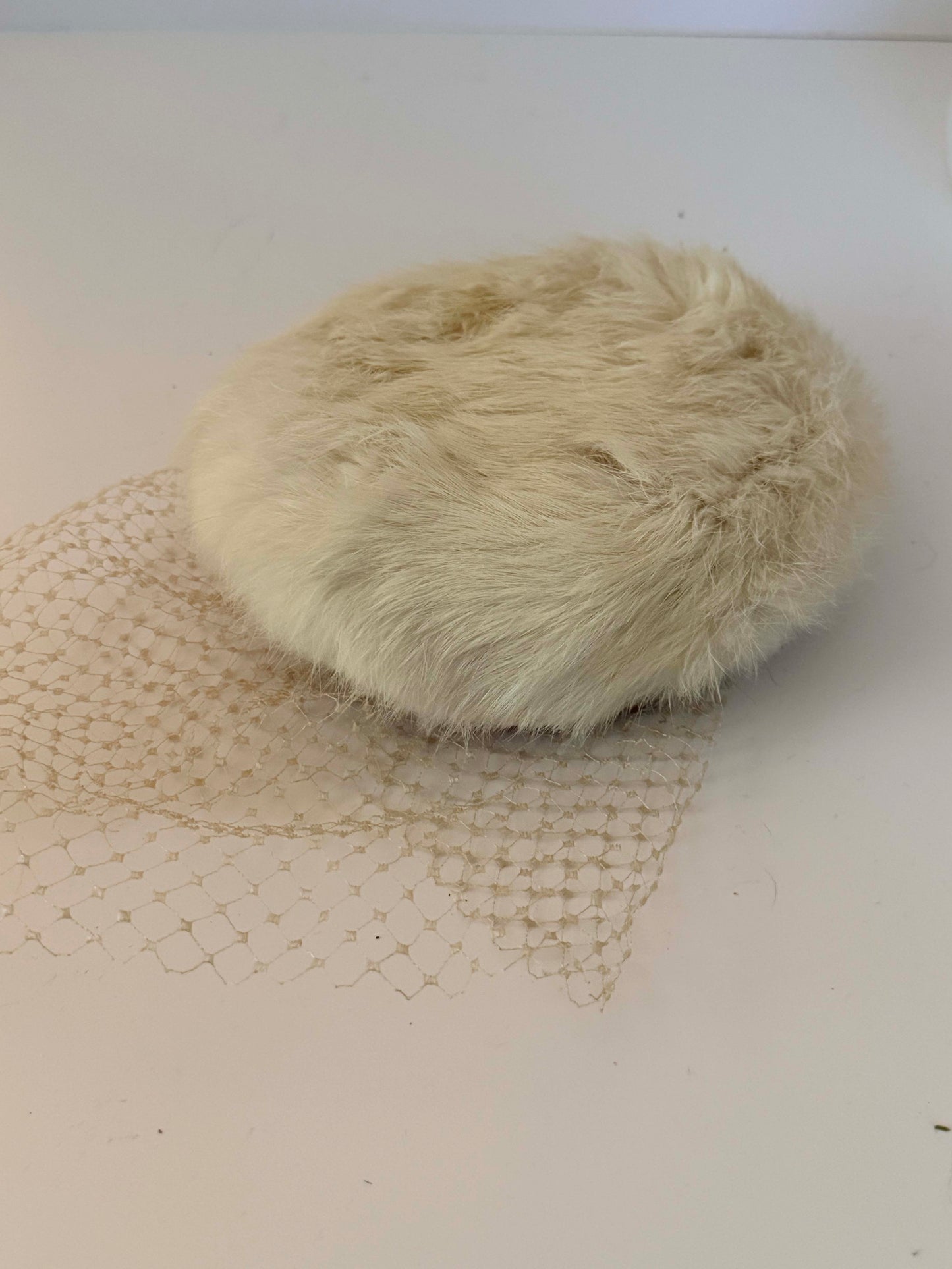 Vintage 1950s Ivory Fur Pillbox Hat with Veil – Classic Bridal Winter Hat Soft Mink Fur Style Elegant Mid Century Millinery