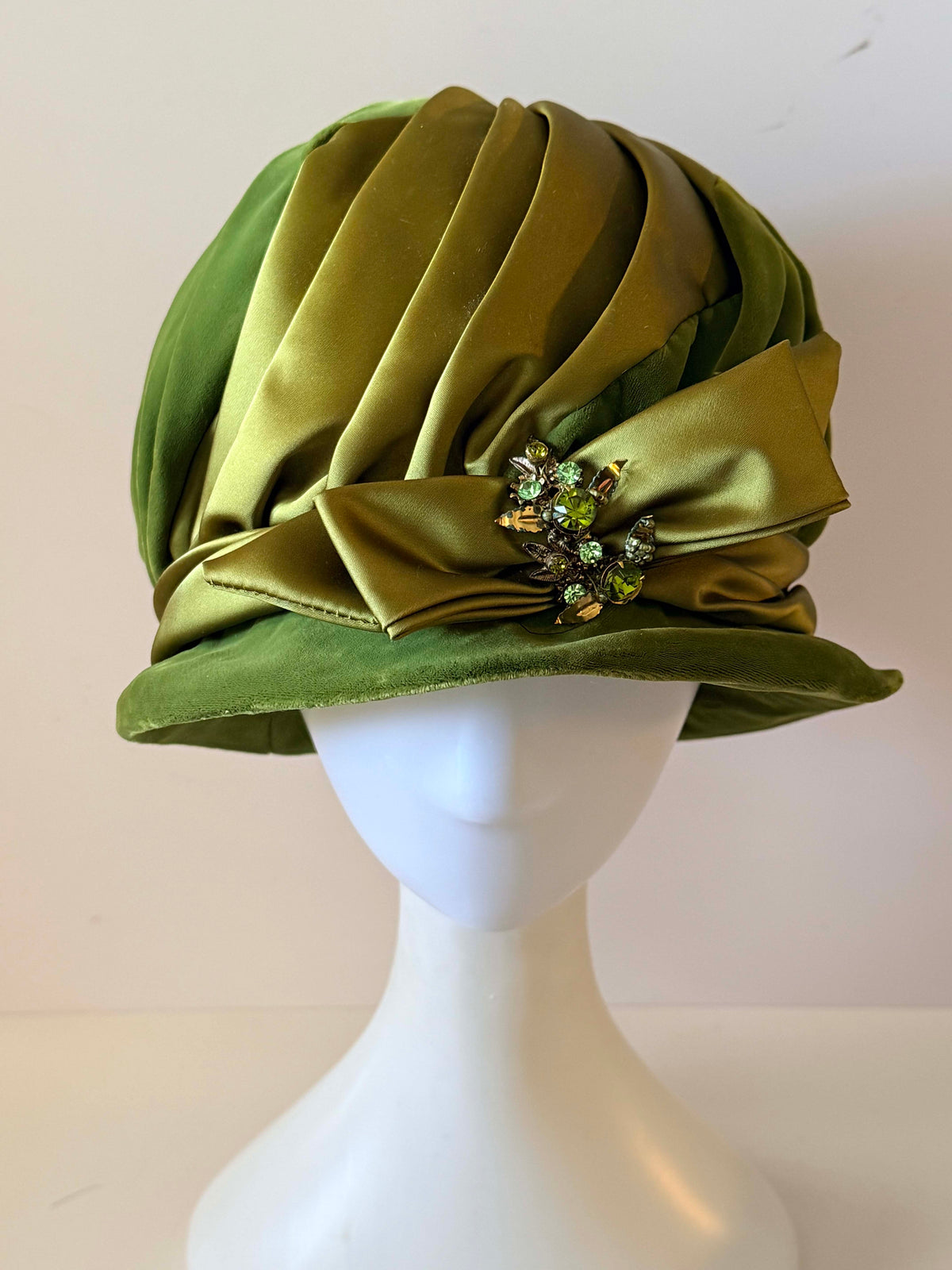 Vintage 1960s Mr Charles Olive Green Velvet Satin Hat Ruched Crown Bow Rhinestone Brooch Women's Designer Millinery