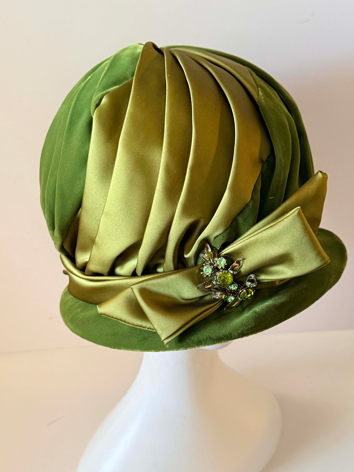 Vintage 1960s Mr Charles Olive Green Velvet Satin Hat Ruched Crown Bow Rhinestone Brooch Women's Designer Millinery