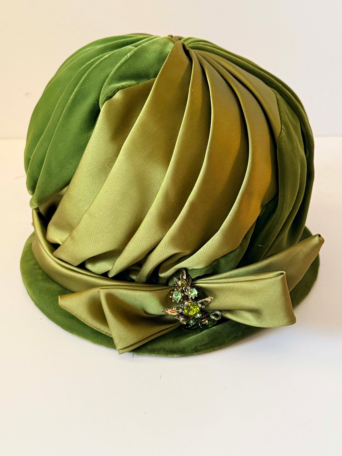 Vintage 1960s Mr Charles Olive Green Velvet Satin Hat Ruched Crown Bow Rhinestone Brooch Women's Designer Millinery