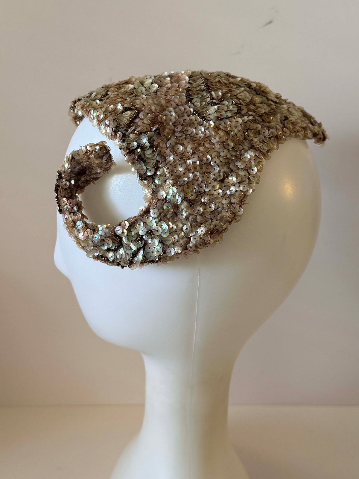 Vintage 1940s Champagne Sequin Half Hat Iridescent Sculptural Curled Loops Bridal Wedding Cocktail Women's Millinery