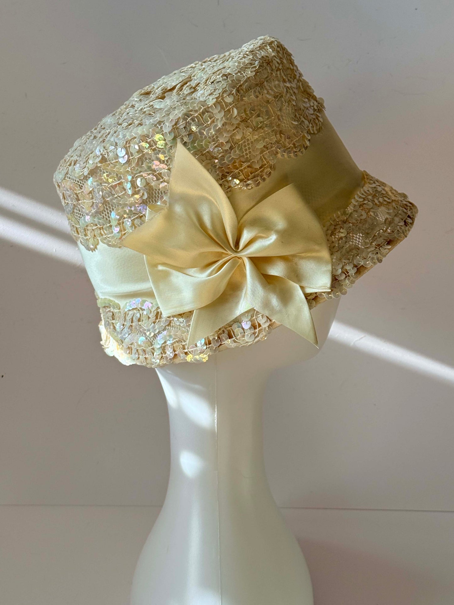 Vintage 1960s Ivory Sequin Lace Bucket Hat – Satin Bow Cocktail Hat