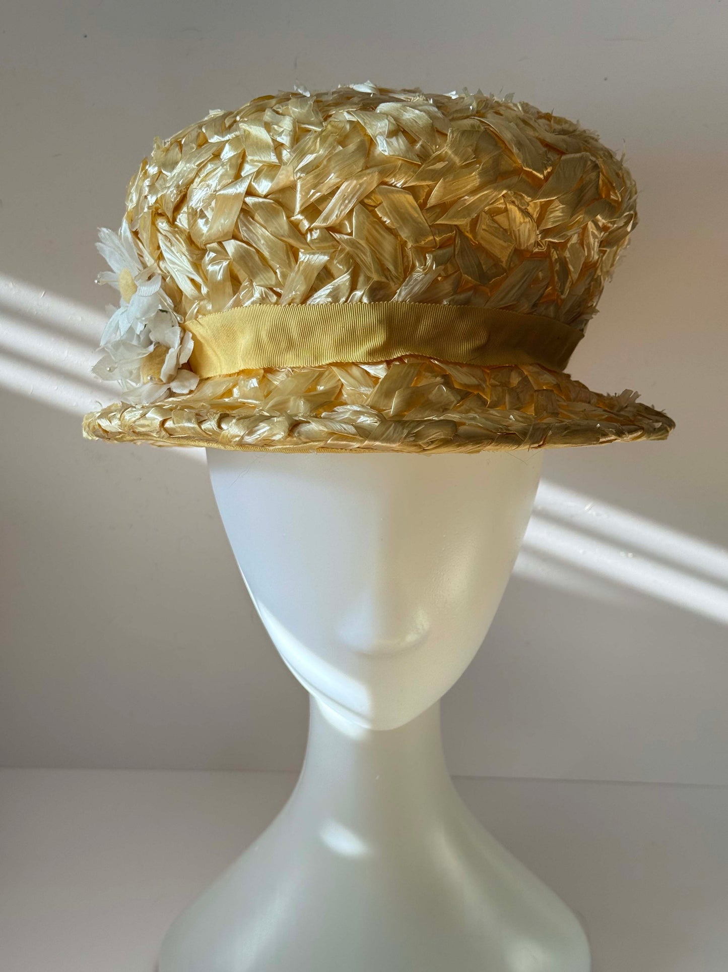 Vintage 1950s Raffia Straw Hat – Royce Exclusive Yellow Ribbon Daisy Trim Summer Boater Garden Party Hat