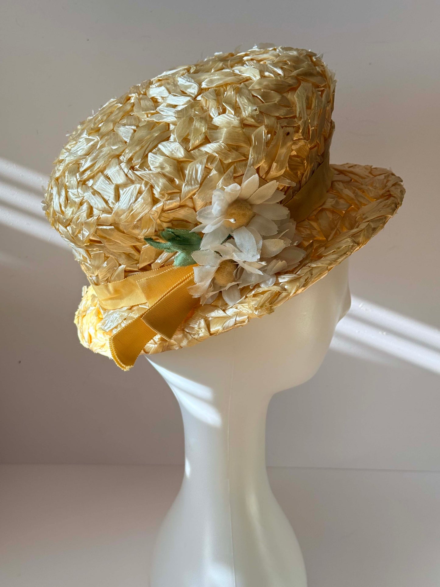 Vintage 1950s Raffia Straw Hat – Royce Exclusive Yellow Ribbon Daisy Trim Summer Boater Garden Party Hat