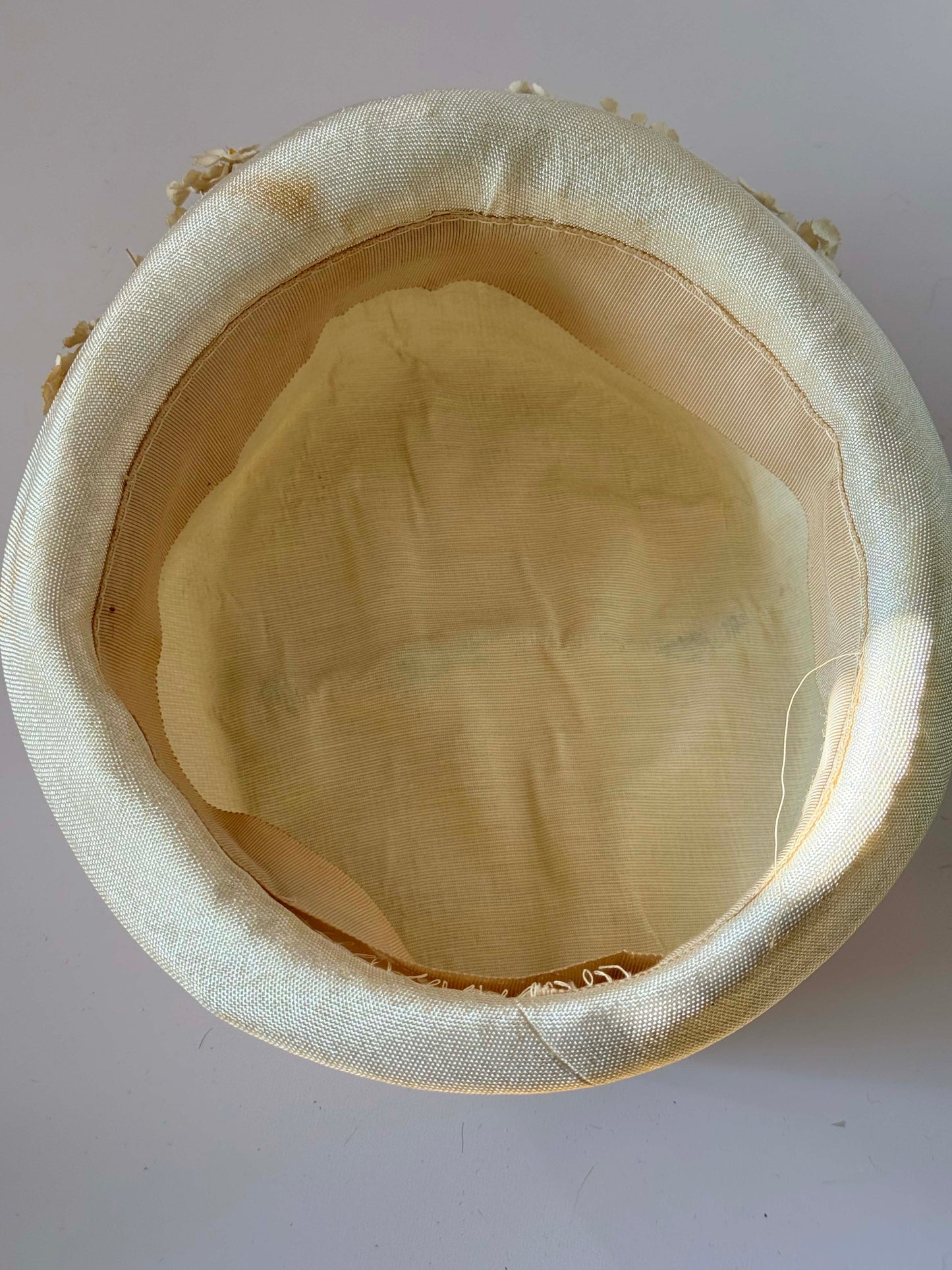 Vintage 1960s Ivory Floral Straw Hat – Satin Crown Wedding Garden Party Hat