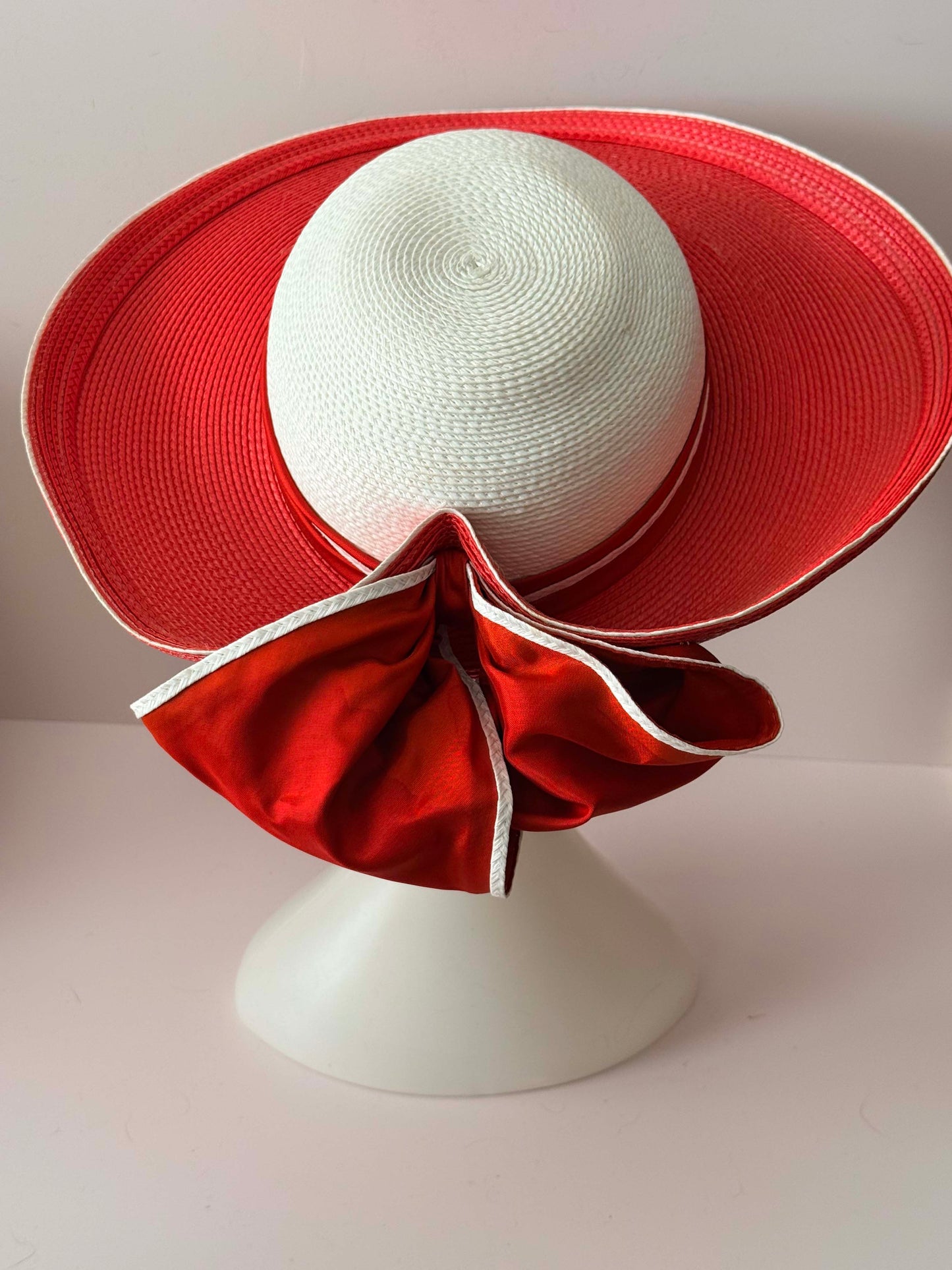 Vintage 1960s Gwen Pennington Exclusive Wide Brim Hat – Red & White Straw Sun Hat