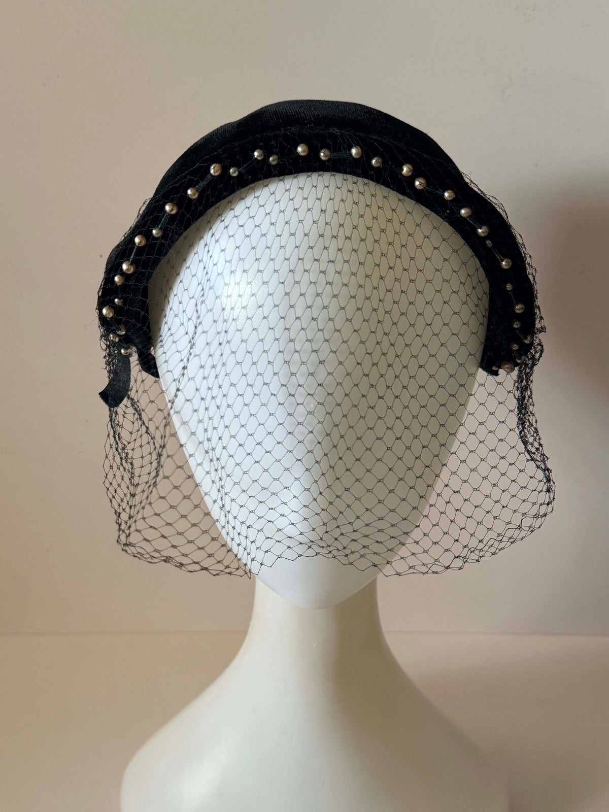 Vintage 1940s Black Velvet Half Hat Pearl Beaded Trim Face Veil Bow Women's Cocktail Evening Bridal Millinery