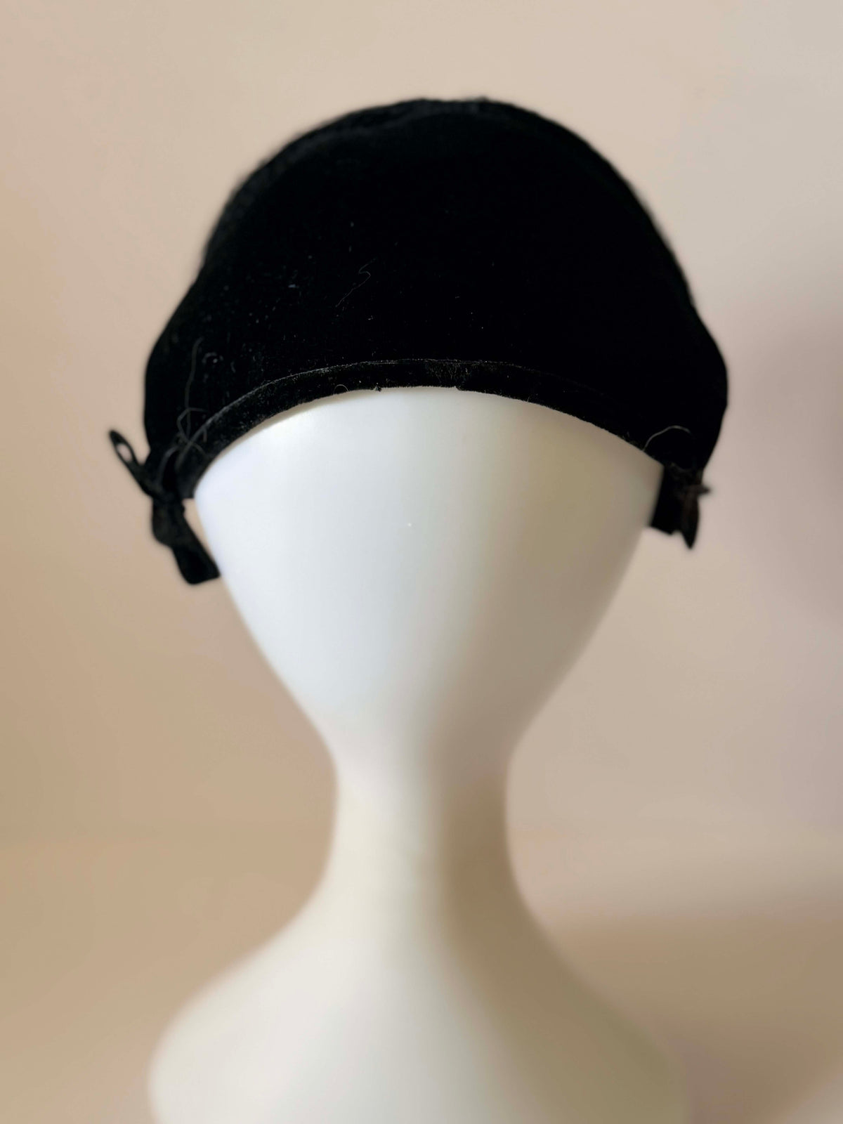 Vintage 1940s Black Velvet Half Hat Pearl Beaded Trim Face Veil Bow Women's Cocktail Evening Bridal Millinery