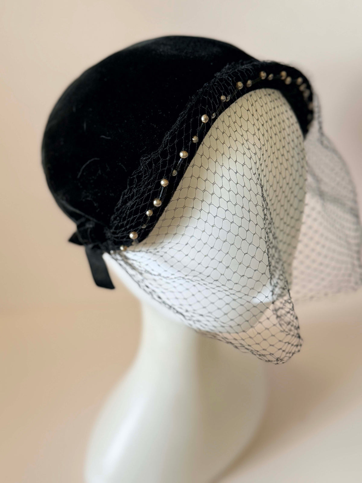Vintage 1940s Black Velvet Half Hat Pearl Beaded Trim Face Veil Bow Women's Cocktail Evening Bridal Millinery