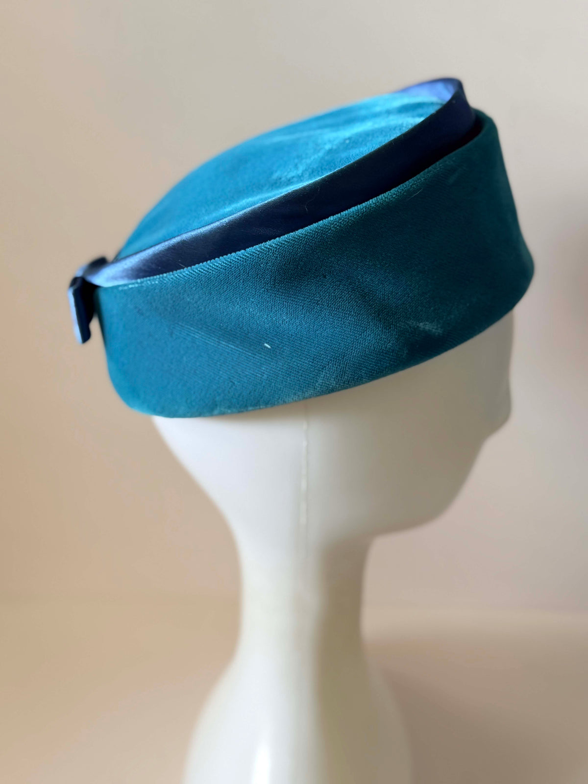 Vintage 1960s Teal Blue Green Velvet Pillbox Hat Navy Satin Trim Bow Women's Mid Century Mod Cocktail Millinery