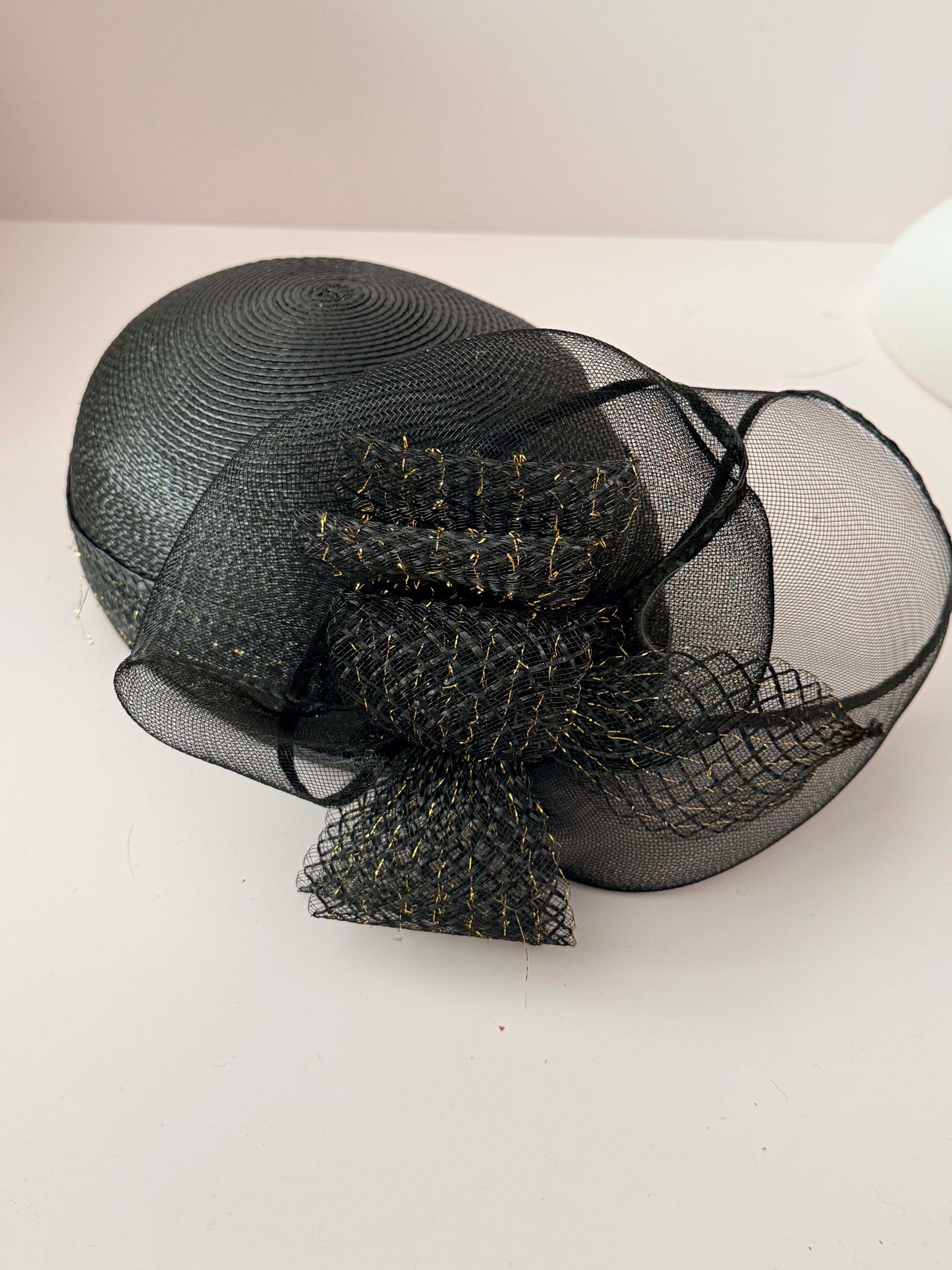 Vintage 1950s Black Straw Cocktail Hat – Sculptural Mesh Bow Fascinator with Gold Fleck Detail