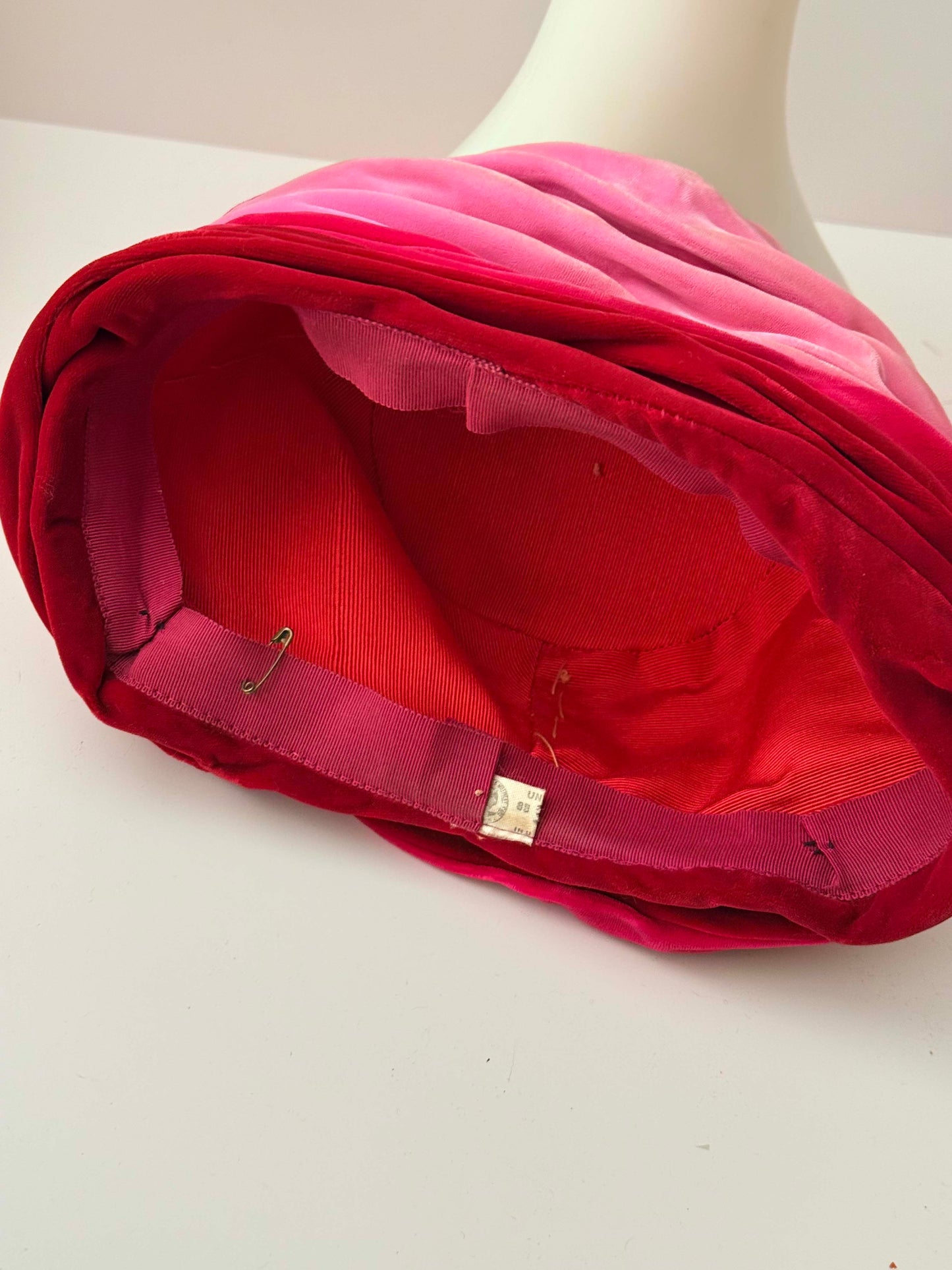 Vintage 1950s Pink Ombre Velvet Turban Hat – Red to Blush Velvet Draped Cloche Hat Evening Cocktail Hat