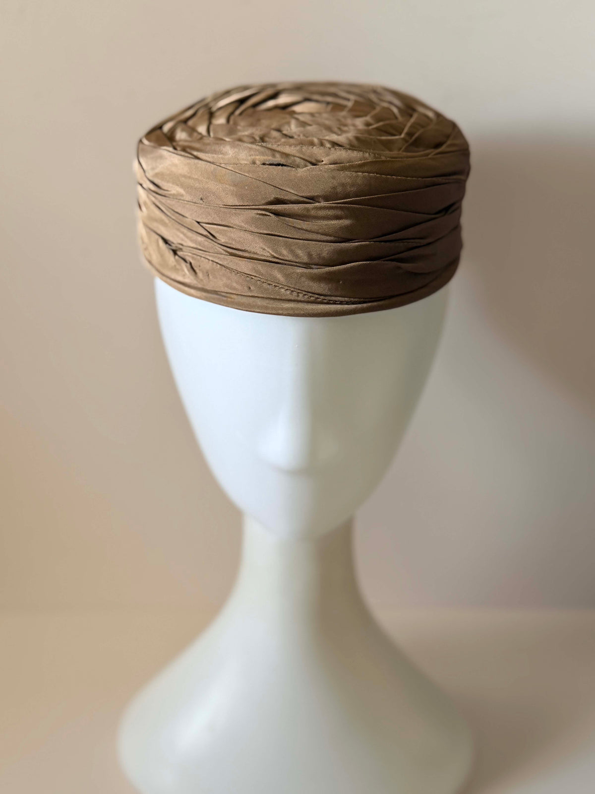 Vintage 1940s Remleigh Taupe Brown Satin Ribbon Tilt Hat Sculptural Woven Crown Bow Women's WWII Era Millinery