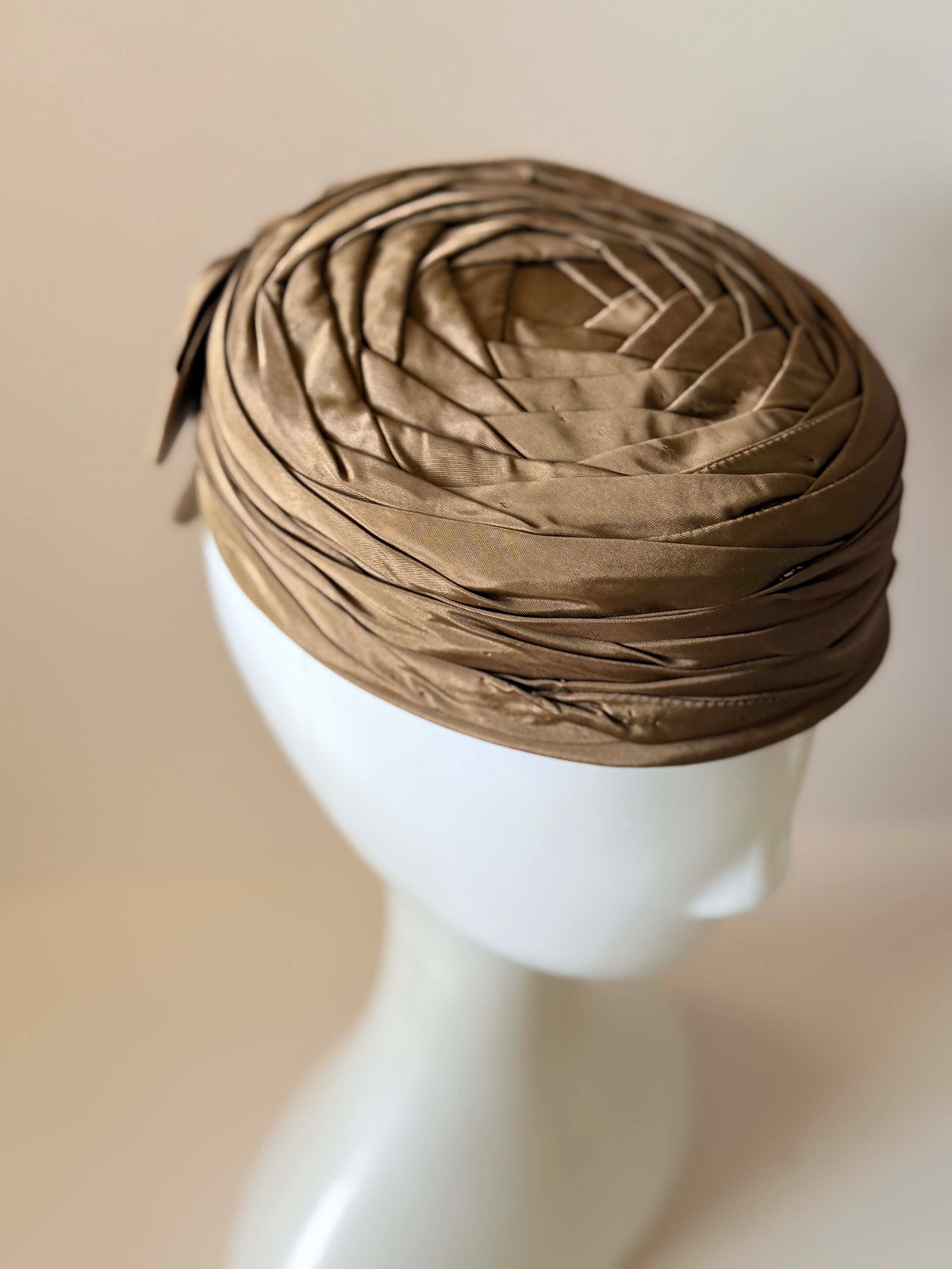 Vintage 1940s Remleigh Taupe Brown Satin Ribbon Tilt Hat Sculptural Woven Crown Bow Women's WWII Era Millinery