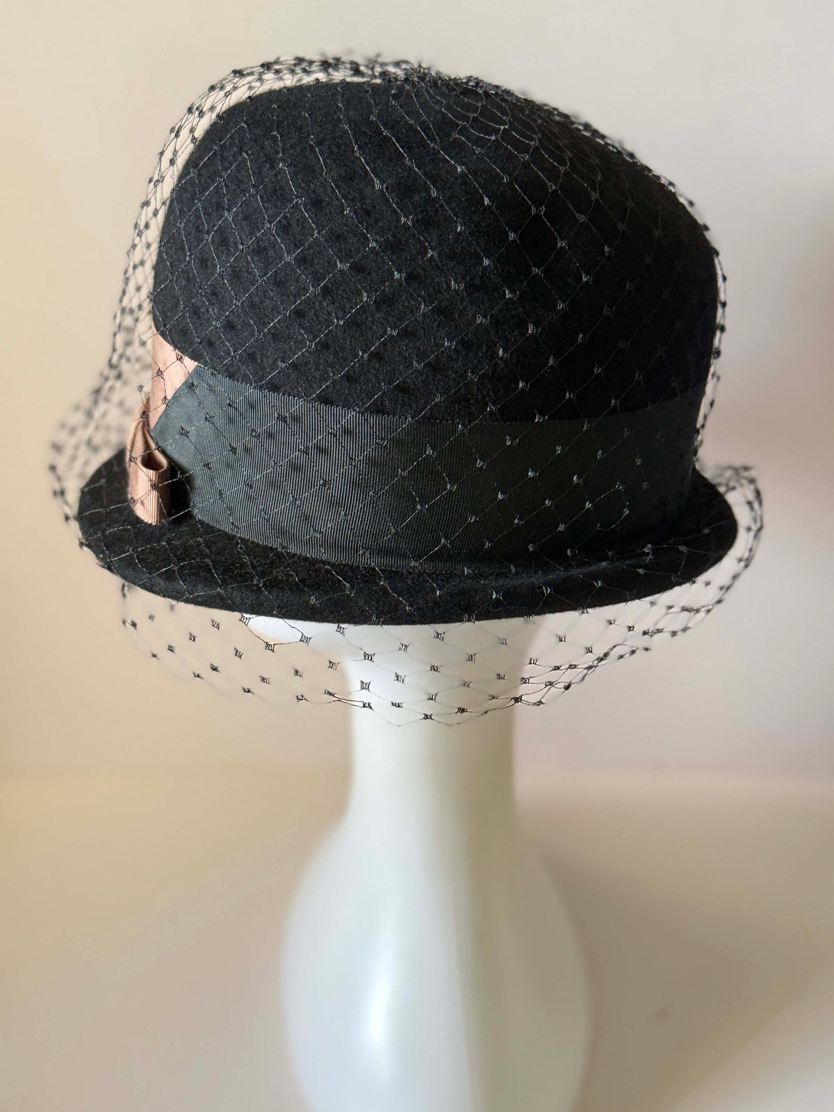 Vintage 1950s Ronnie Original Black Felt Hat Taupe Grosgrain Bow Black Veil Union Made Women's Mid Century Millinery
