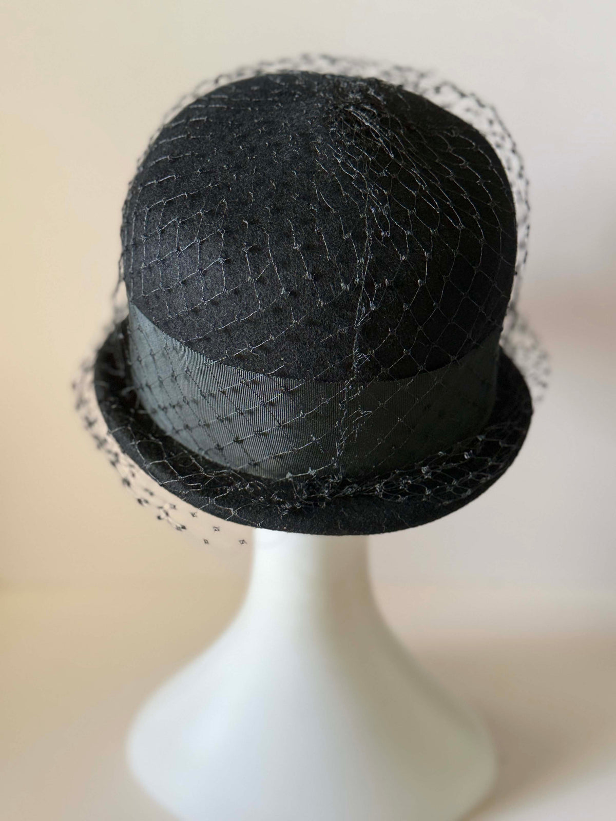 Vintage 1950s Ronnie Original Black Felt Hat Taupe Grosgrain Bow Black Veil Union Made Women's Mid Century Millinery