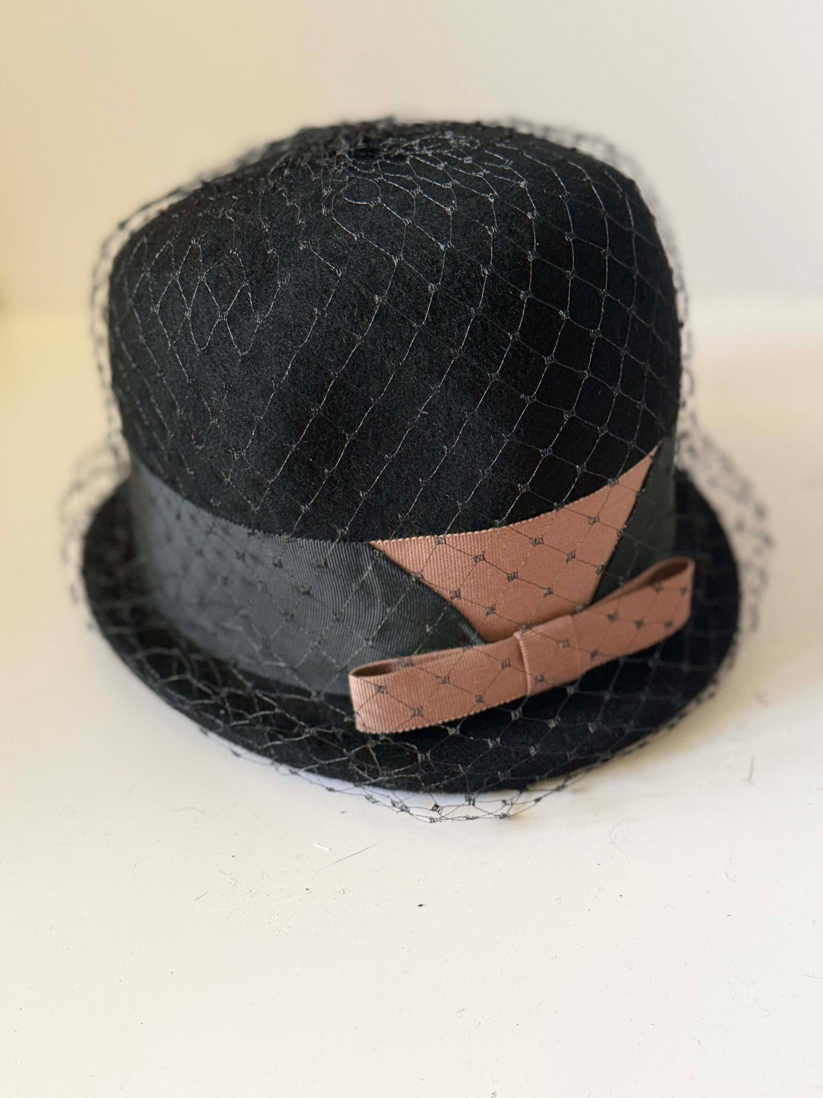 Vintage 1950s Ronnie Original Black Felt Hat Taupe Grosgrain Bow Black Veil Union Made Women's Mid Century Millinery