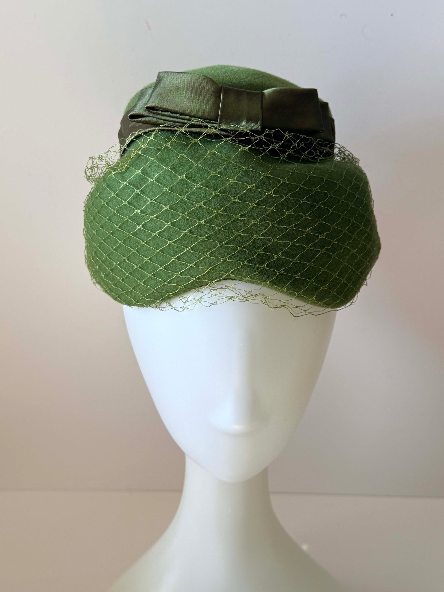 Vintage 1960s Green Felt Veiled Hat – Satin Bow Cocktail Hat