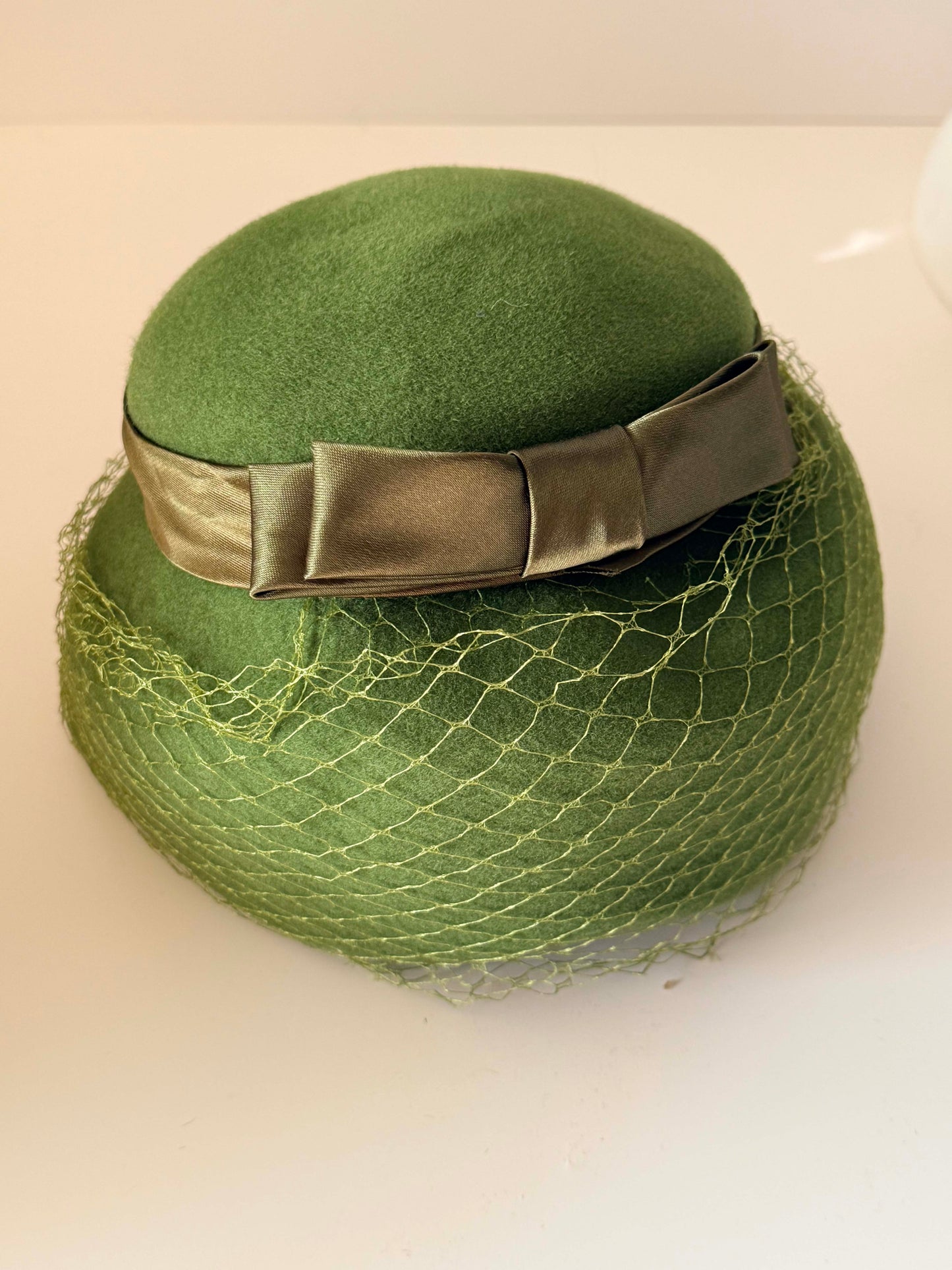 Vintage 1960s Green Felt Veiled Hat – Satin Bow Cocktail Hat