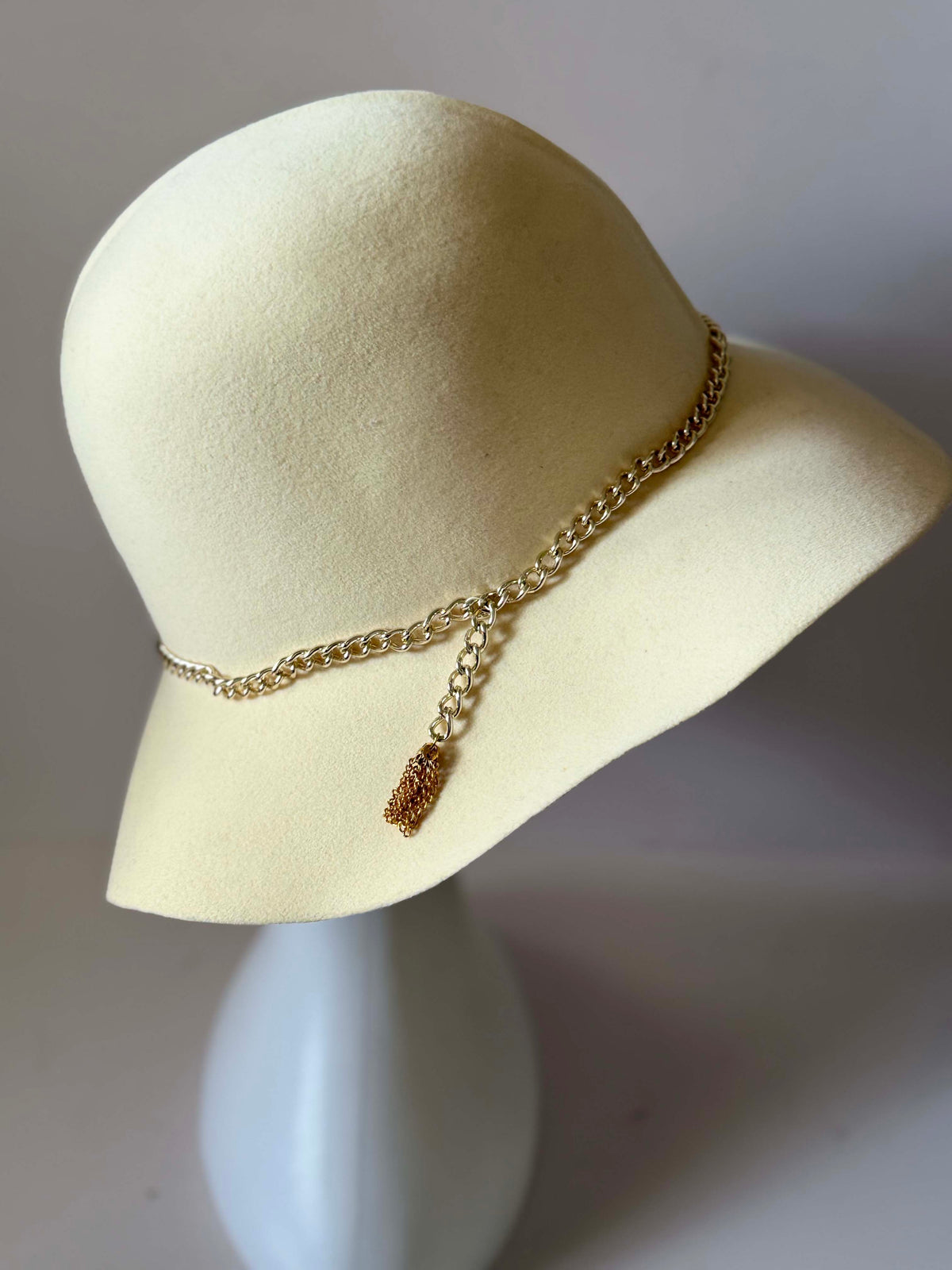 Vintage 1970s Made in Italy Ivory Wool Felt Wide Brim Hat Gold Chain Tassel Women's Mod Boho Designer Style Hat