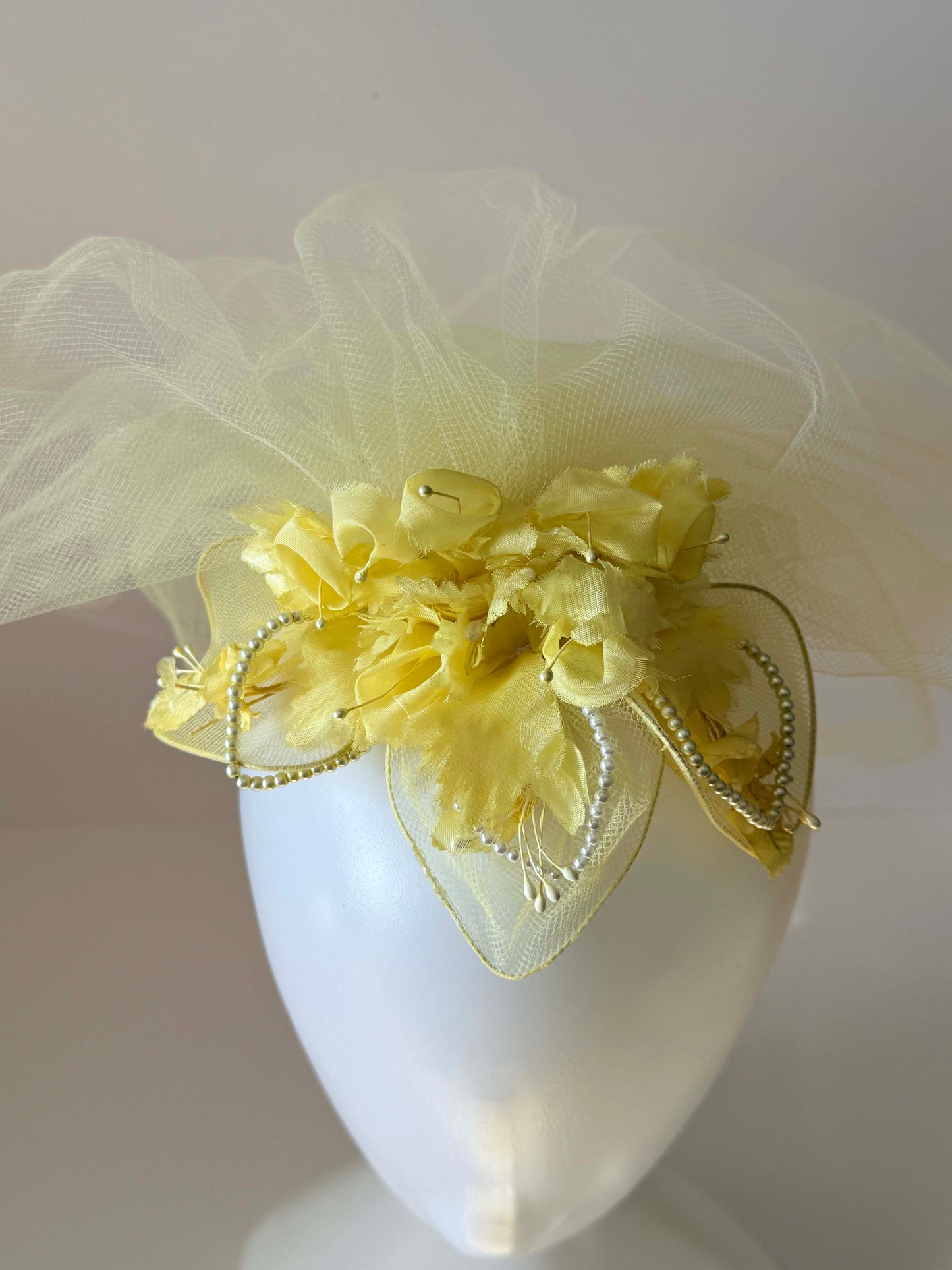 Vintage 1950s Yellow Floral Veil - Spring Summer Bride – Net Tulle Cocktail Headpiece