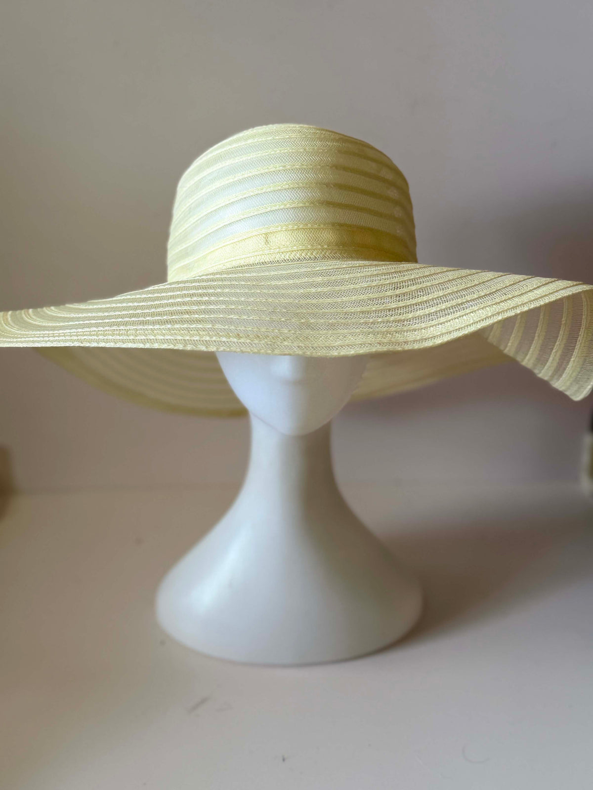 Vintage 1960s Ivory Wide Brim Picture Hat Sheer Horsehair Style Wedding Bridal Garden Party Derby Women's Millinery