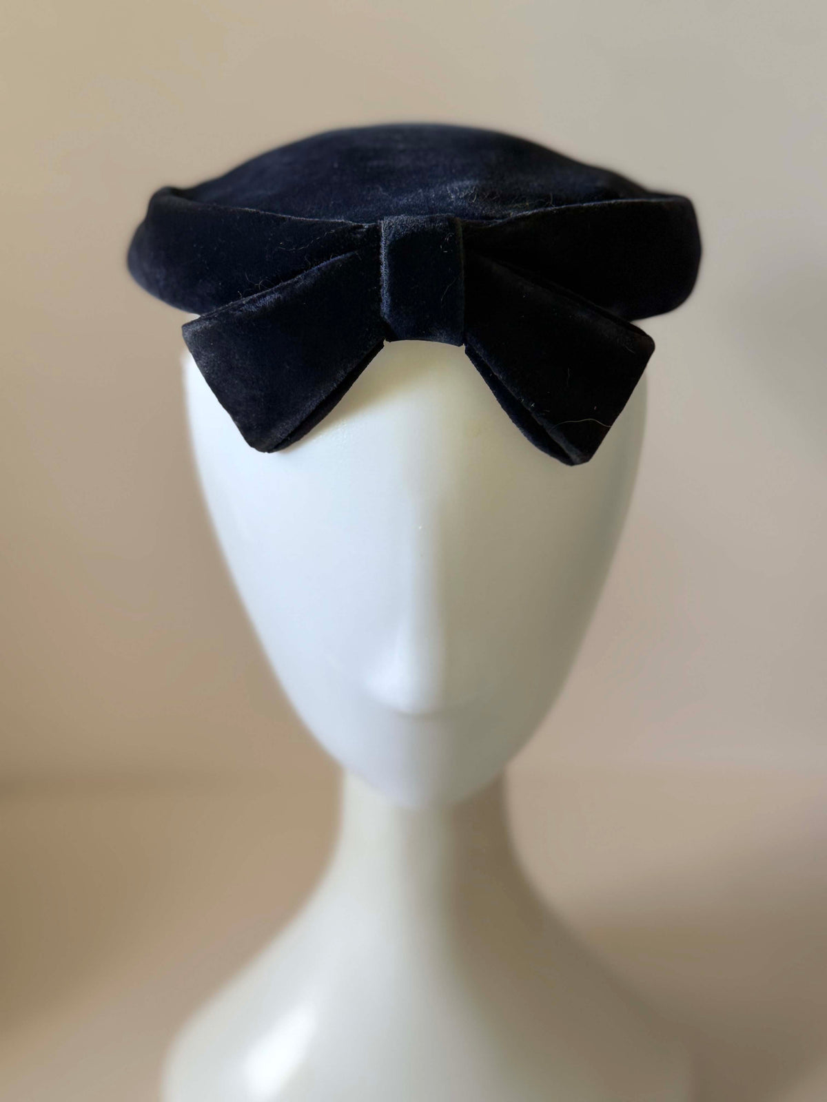 Vintage 1950s Nell New York Navy Blue Velvet Pillbox Hat Double Bow Women's Mid Century Cocktail Formal Hat
