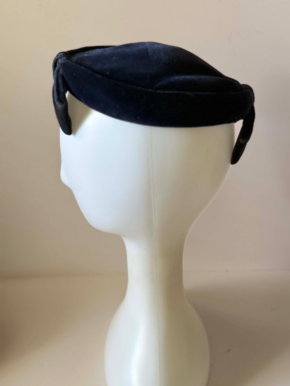 Vintage 1950s Nell New York Navy Blue Velvet Pillbox Hat Double Bow Women's Mid Century Cocktail Formal Hat