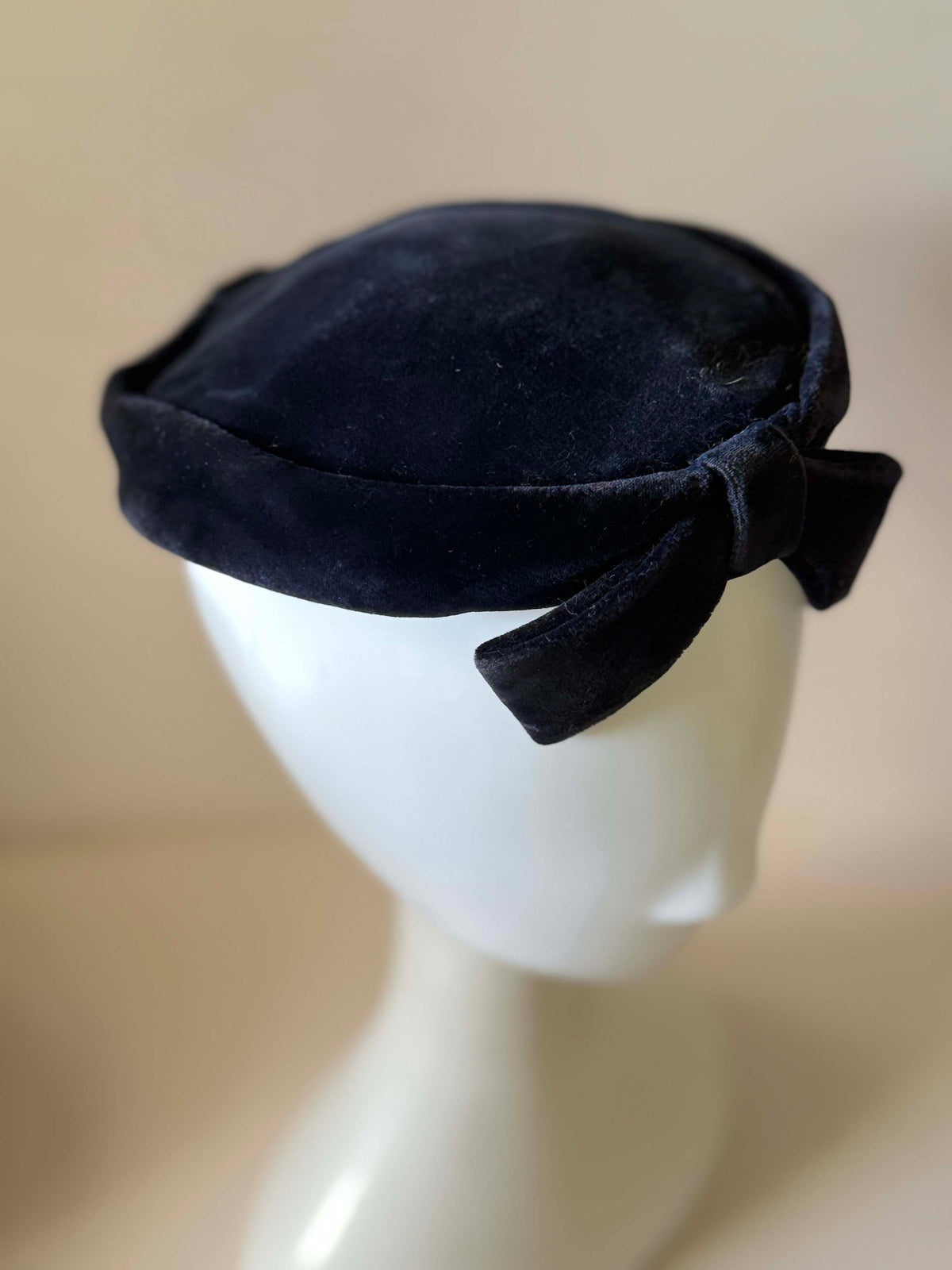 Vintage 1950s Nell New York Navy Blue Velvet Pillbox Hat Double Bow Women's Mid Century Cocktail Formal Hat