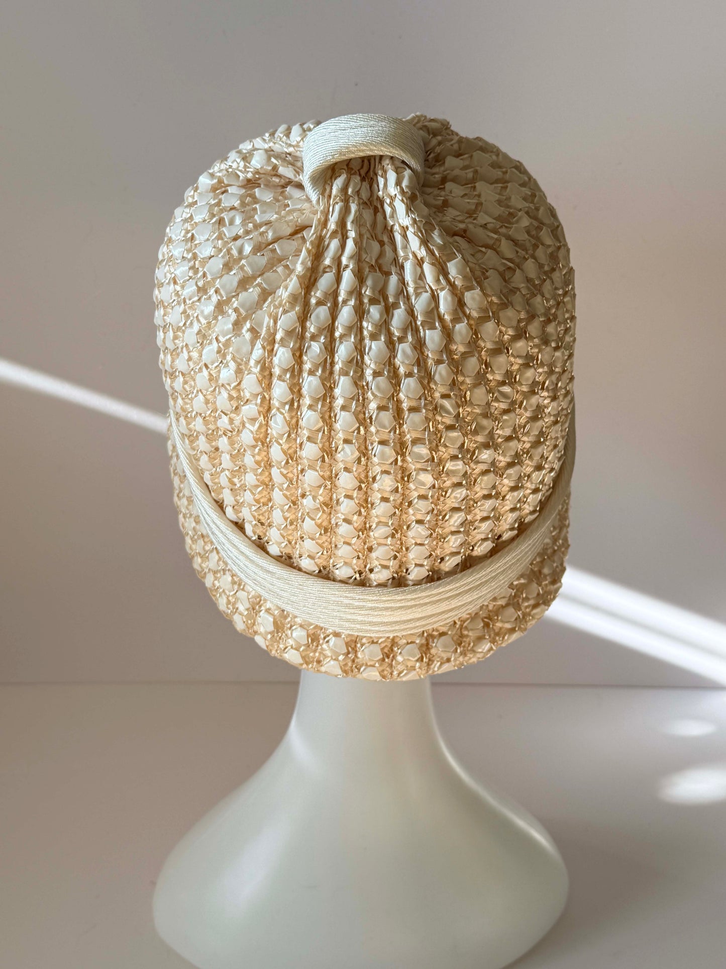 1960s Dana Marte Woven Raffia Hat – Ivory Straw Cloche Bucket Hat – Mid Century Summer Garden Party Hat