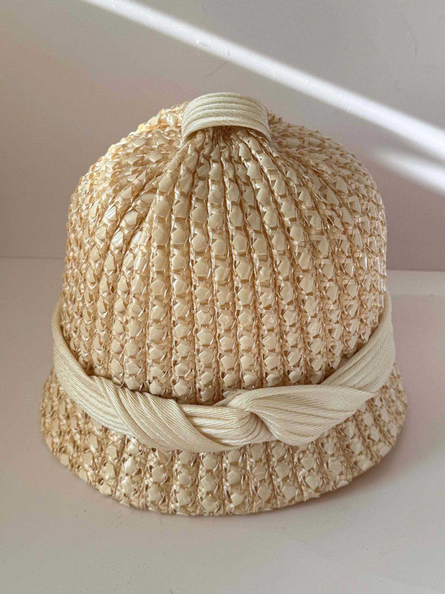 1960s Dana Marte Woven Raffia Hat – Ivory Straw Cloche Bucket Hat – Mid Century Summer Garden Party Hat