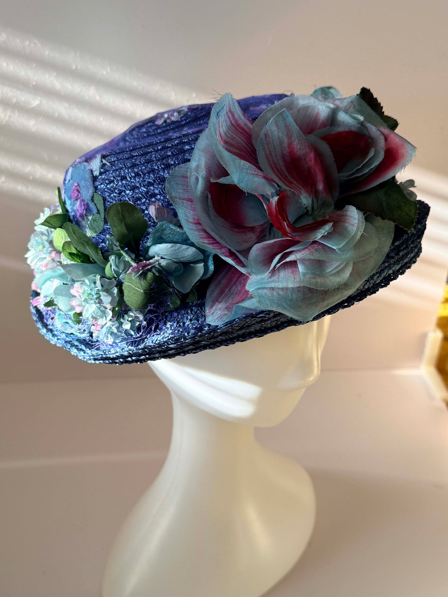 1950s Frost Bros. Chanda Blue Floral Straw Hat – Garden Party Statement Millinery