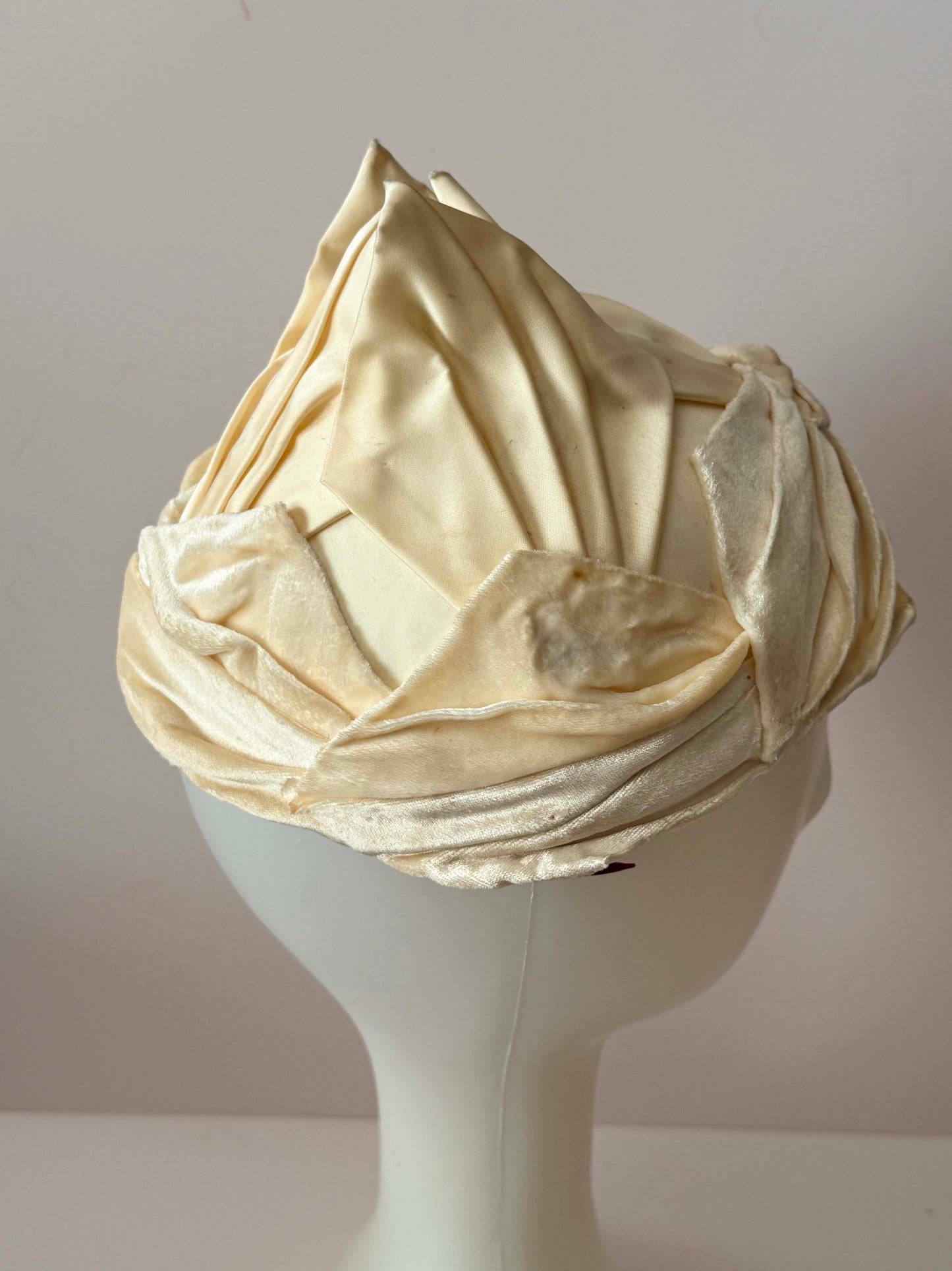 1950s Ivory Satin Sculptural Draped Hat – Architectural Editorial Bridal Cocktail Hat Veil-Ready