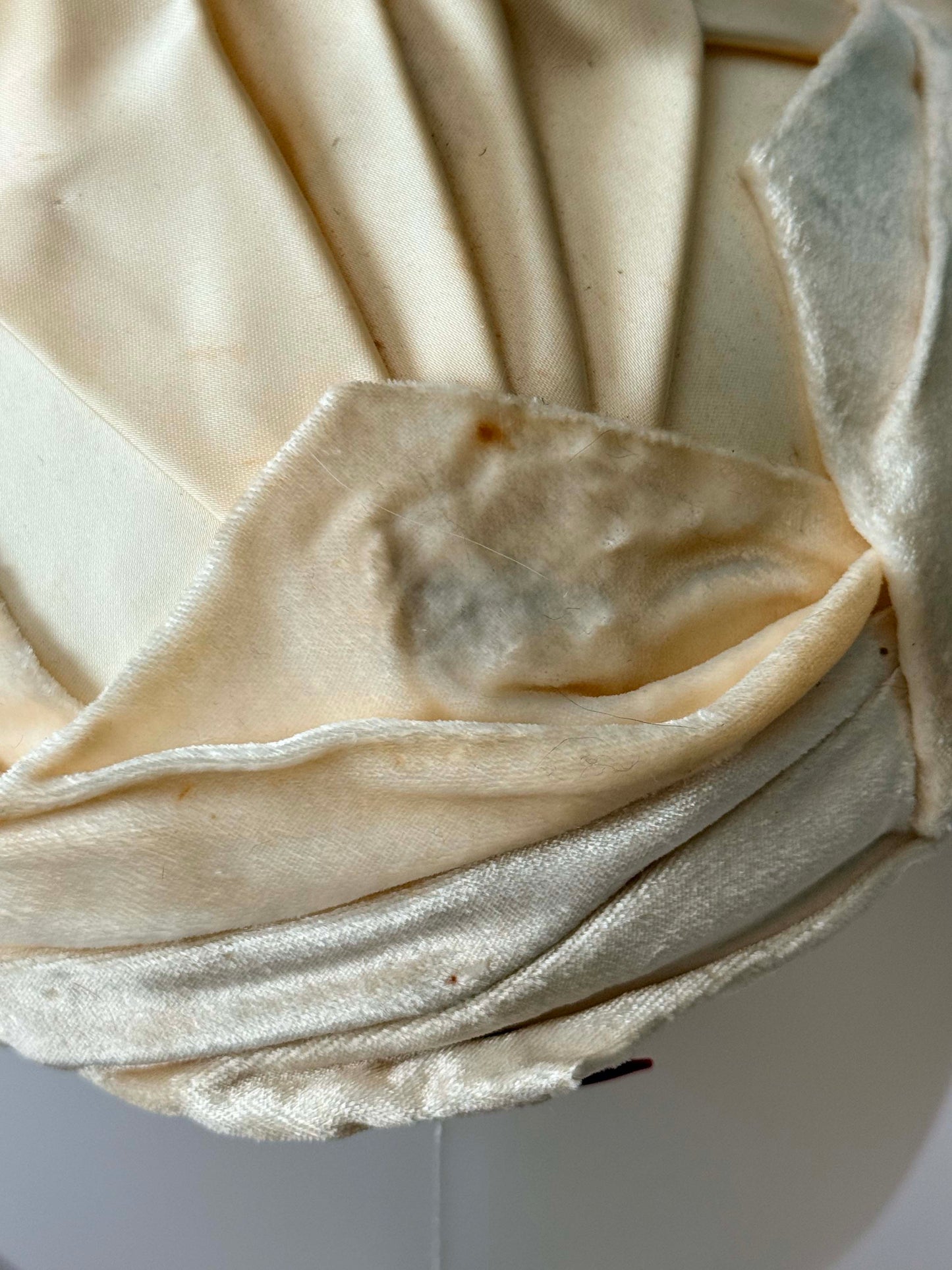 1950s Ivory Satin Sculptural Draped Hat – Architectural Editorial Bridal Cocktail Hat Veil-Ready