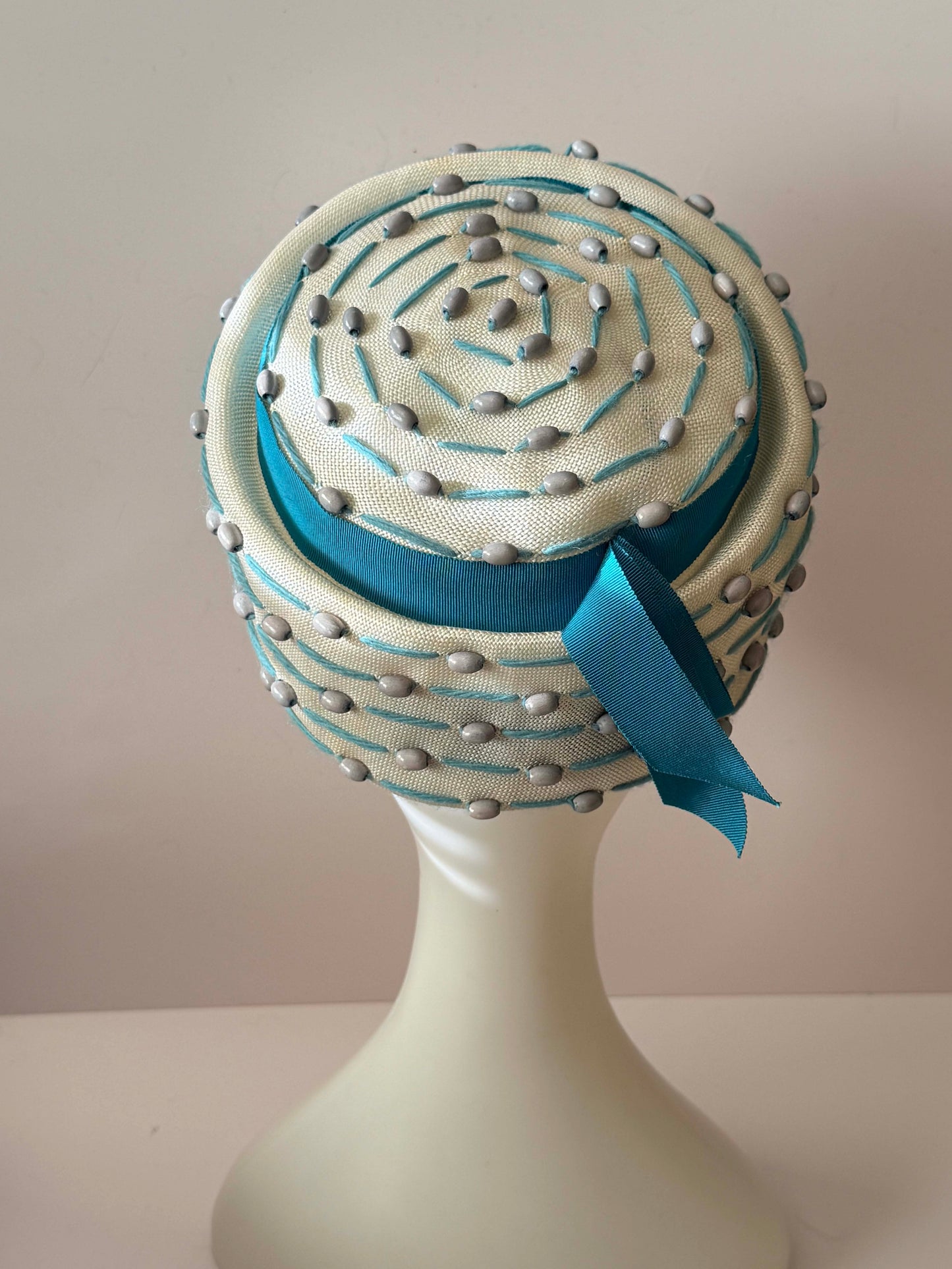 1960s Marche Exclusive Ivory & Aqua Beaded Pillbox Hat – Sculptural Mid Century Cocktail Hat