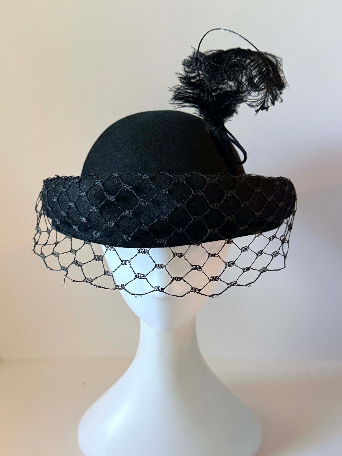 Vintage 1950s Evelyn Varon Black Felt Hat Face Veil Ostrich Feather Trim Women's Mid Century Cocktail Mourning Millinery
