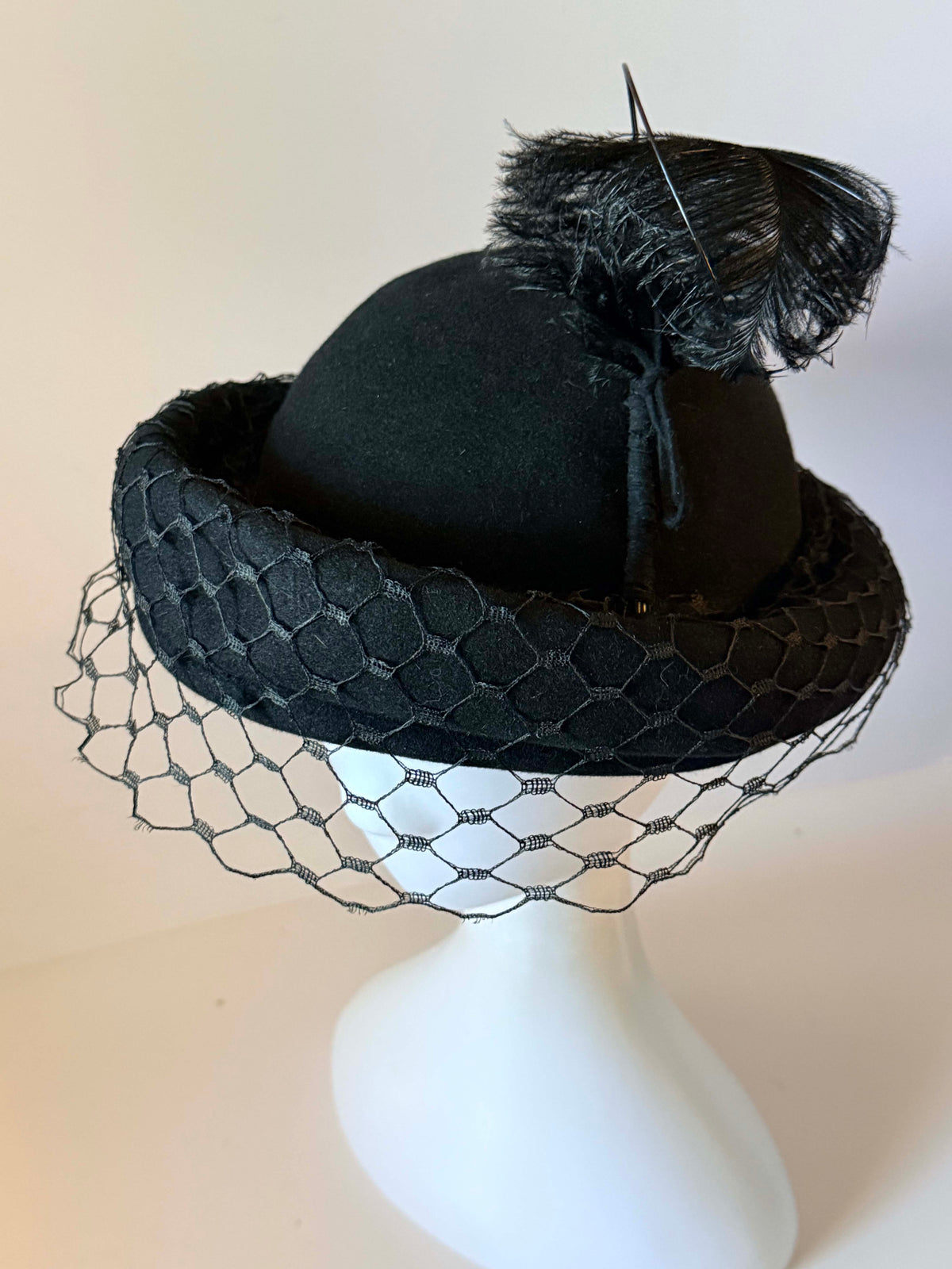 Vintage 1950s Evelyn Varon Black Felt Hat Face Veil Ostrich Feather Trim Women's Mid Century Cocktail Mourning Millinery