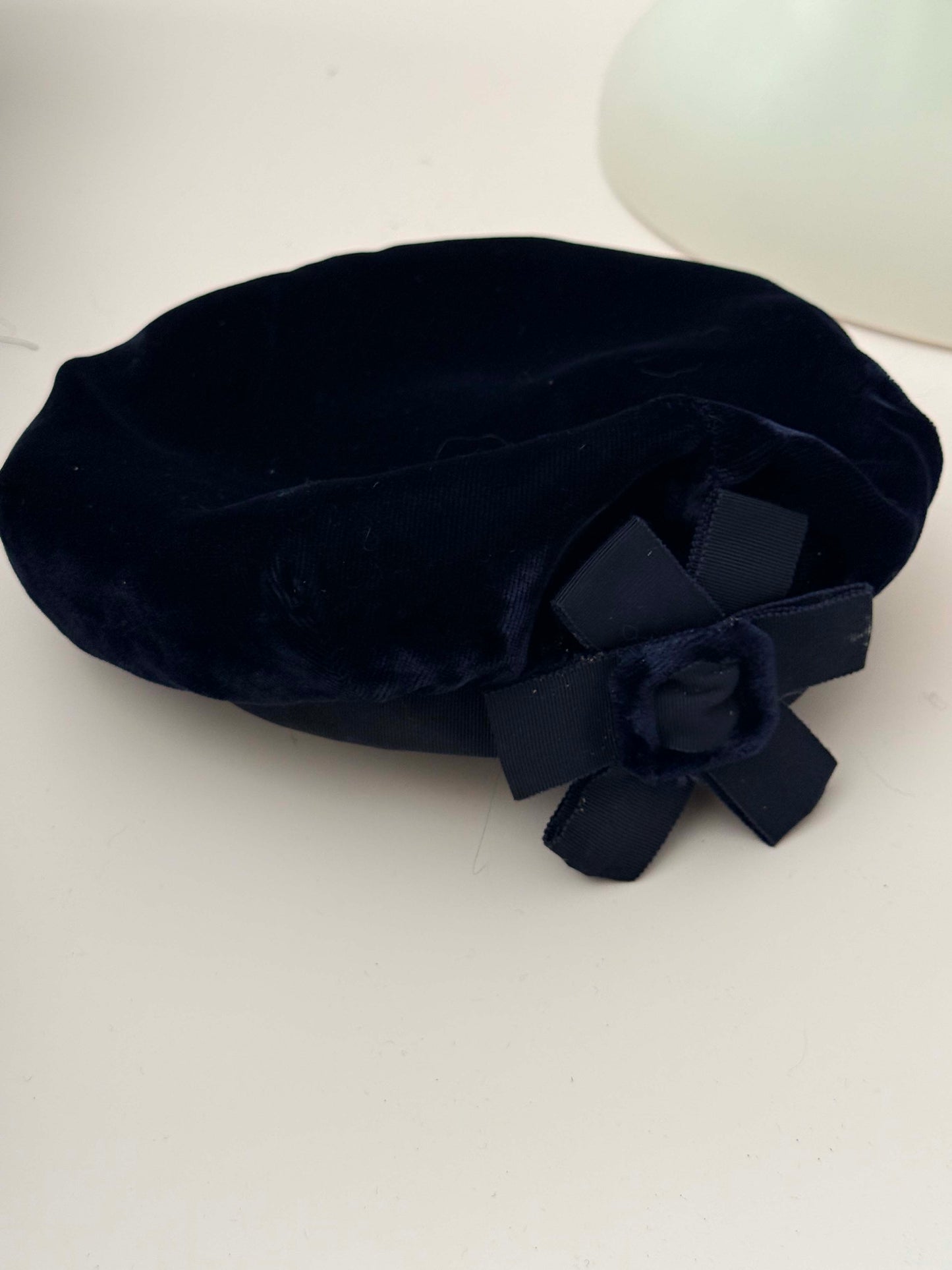 1950s Navy Velvet Beret Hat – Classic Bow Trim French Style Tilt Hat