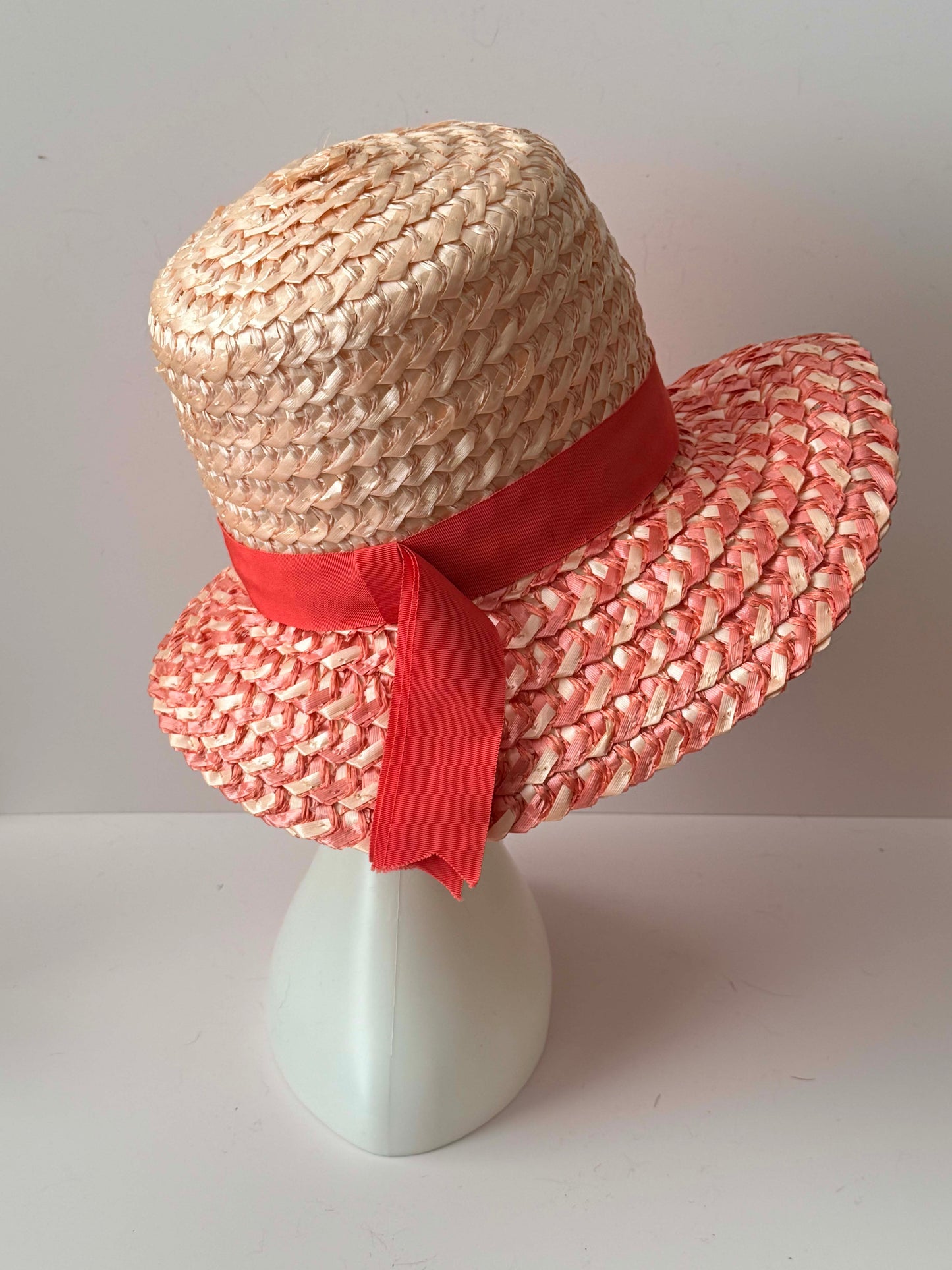 1950s Raffia Straw Colorblock Hat – Coral Pink & Natural Straw Boater Style Summer Hat